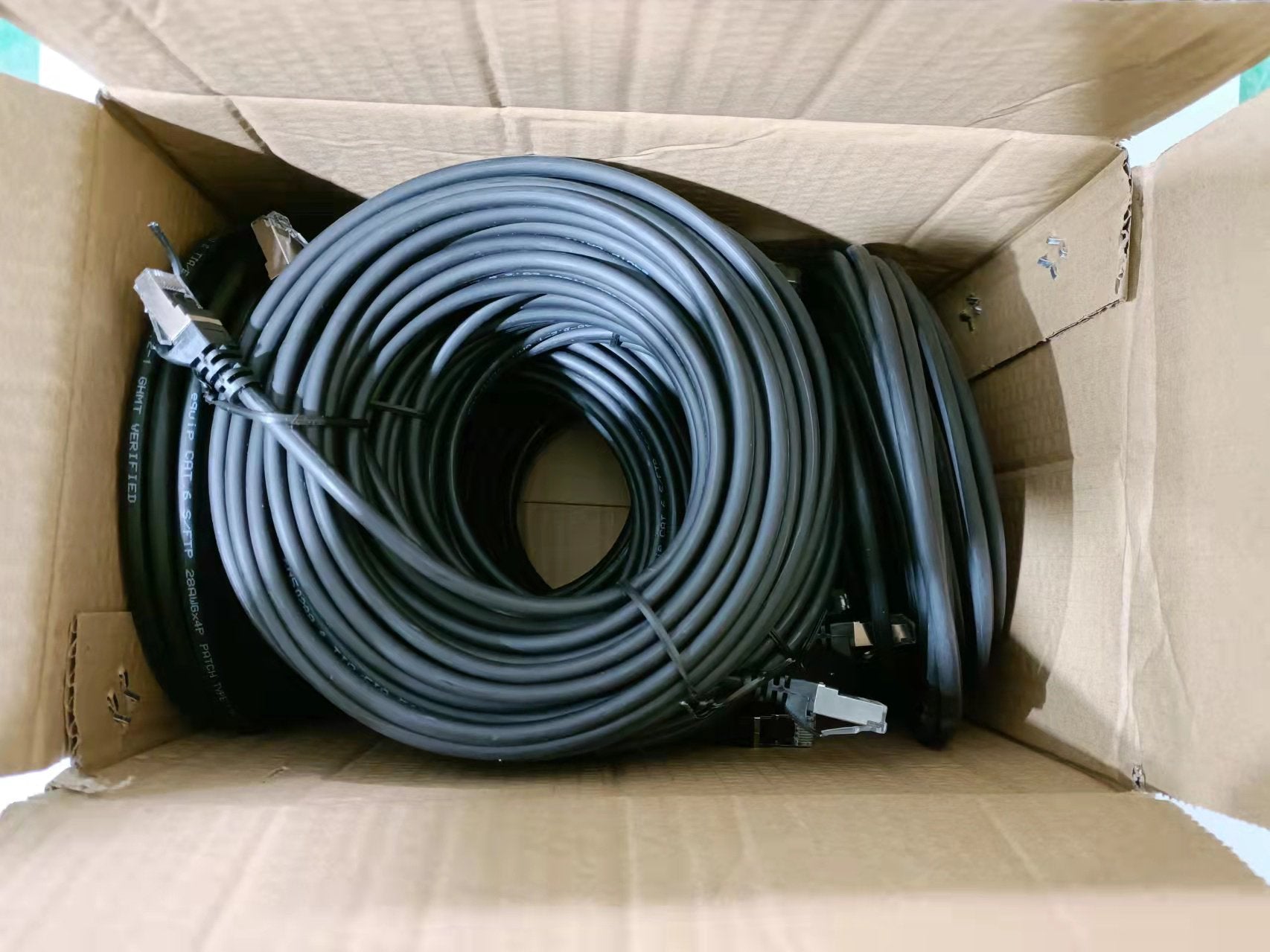 EAN 4015867227473 - Equip 635592 cable de red Negro 3 m Cat6 S/FTP (S-STP) imagen 2