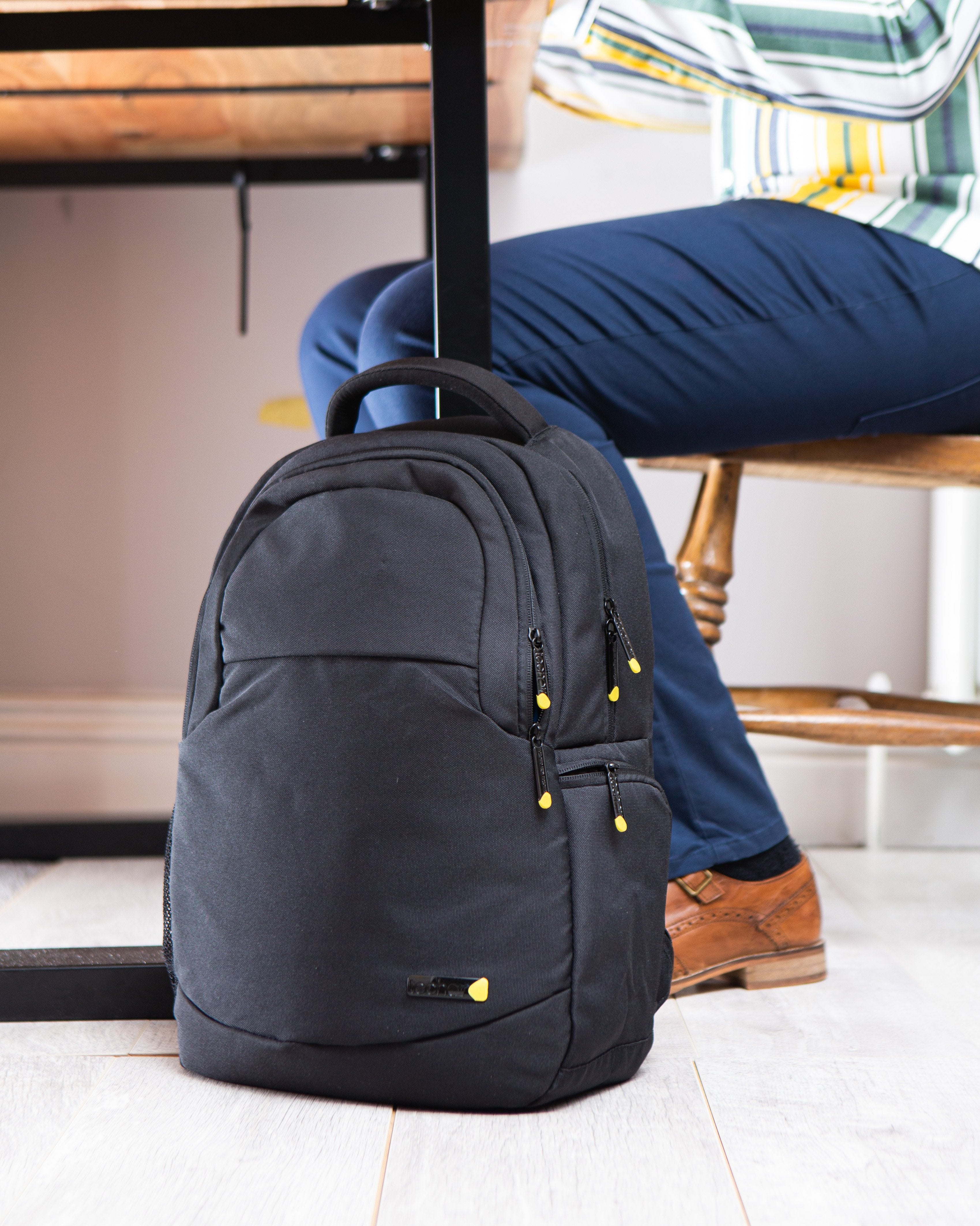 EAN 5060369673616 - Techair Eco essential 39,6 cm (15.6") Funda tipo mochila Negro imagen 7