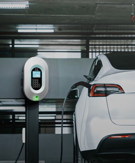 Cargador De Batería Stag Ev Stag-Ev-Wb-11kw Para Vehículos 230/400 V Ac (L-N / L-L), 3-Phase Grafito, Blanco