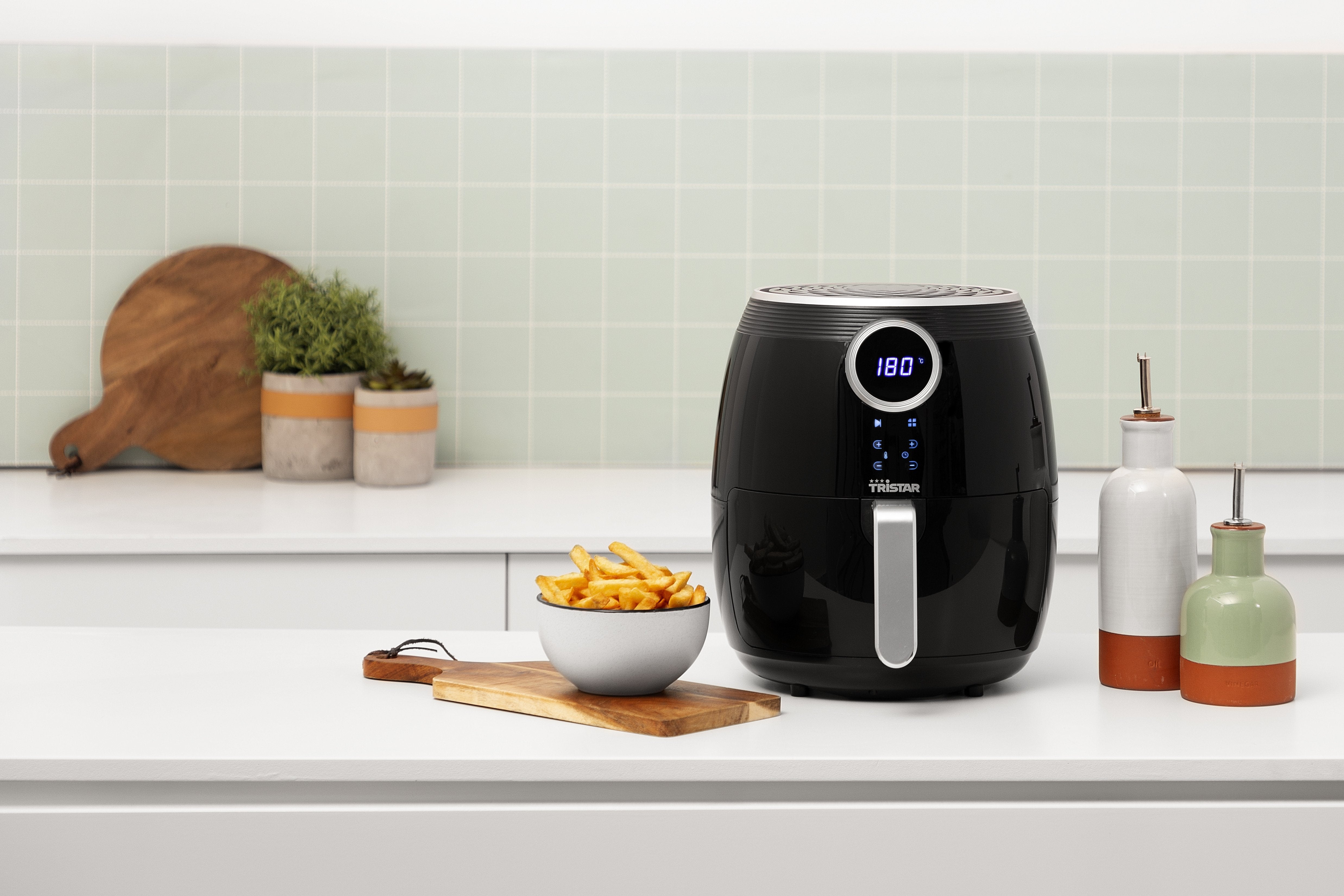 Freidora Por Aire Sin Aceite Tristar Crispy Fryer Fr-6956 1500w Capacidad 4.5l