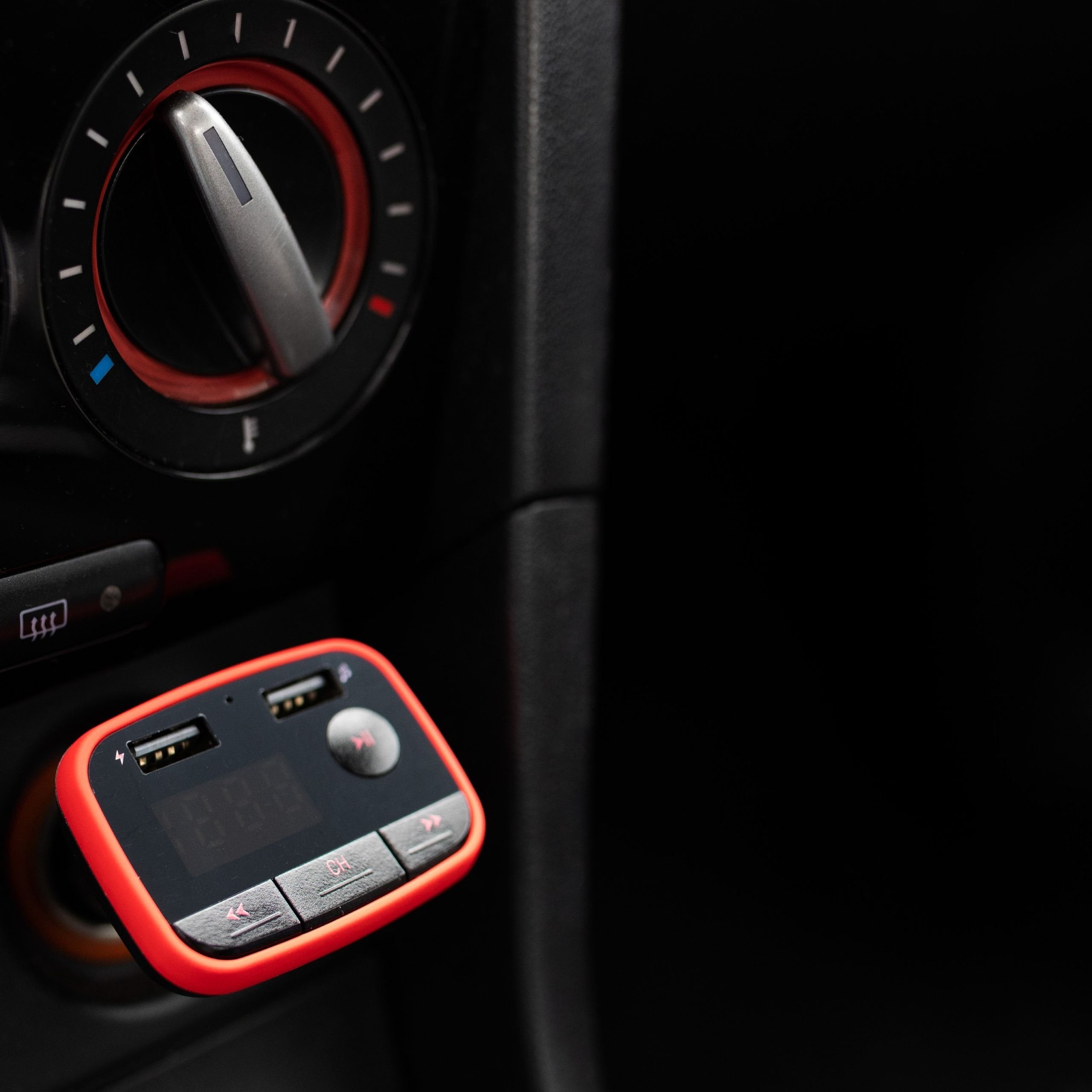 Savio Transmitter Tr-10 With Bluetooth + Car Charger 2 A