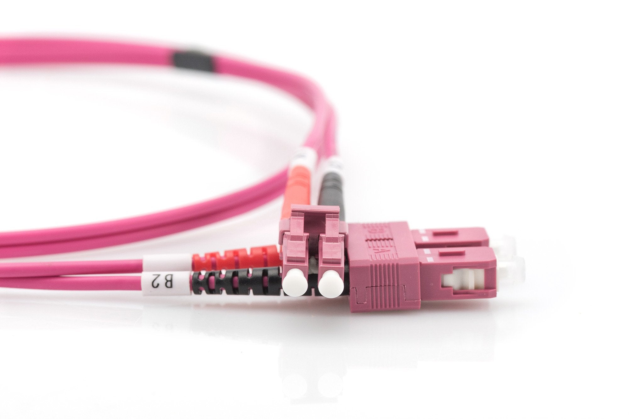 EAN 4016032308928 - Digitus DK-2532-02-4 Cable de fibra óptica e InfiniBand 2 m I-VH Violeta imagen 2