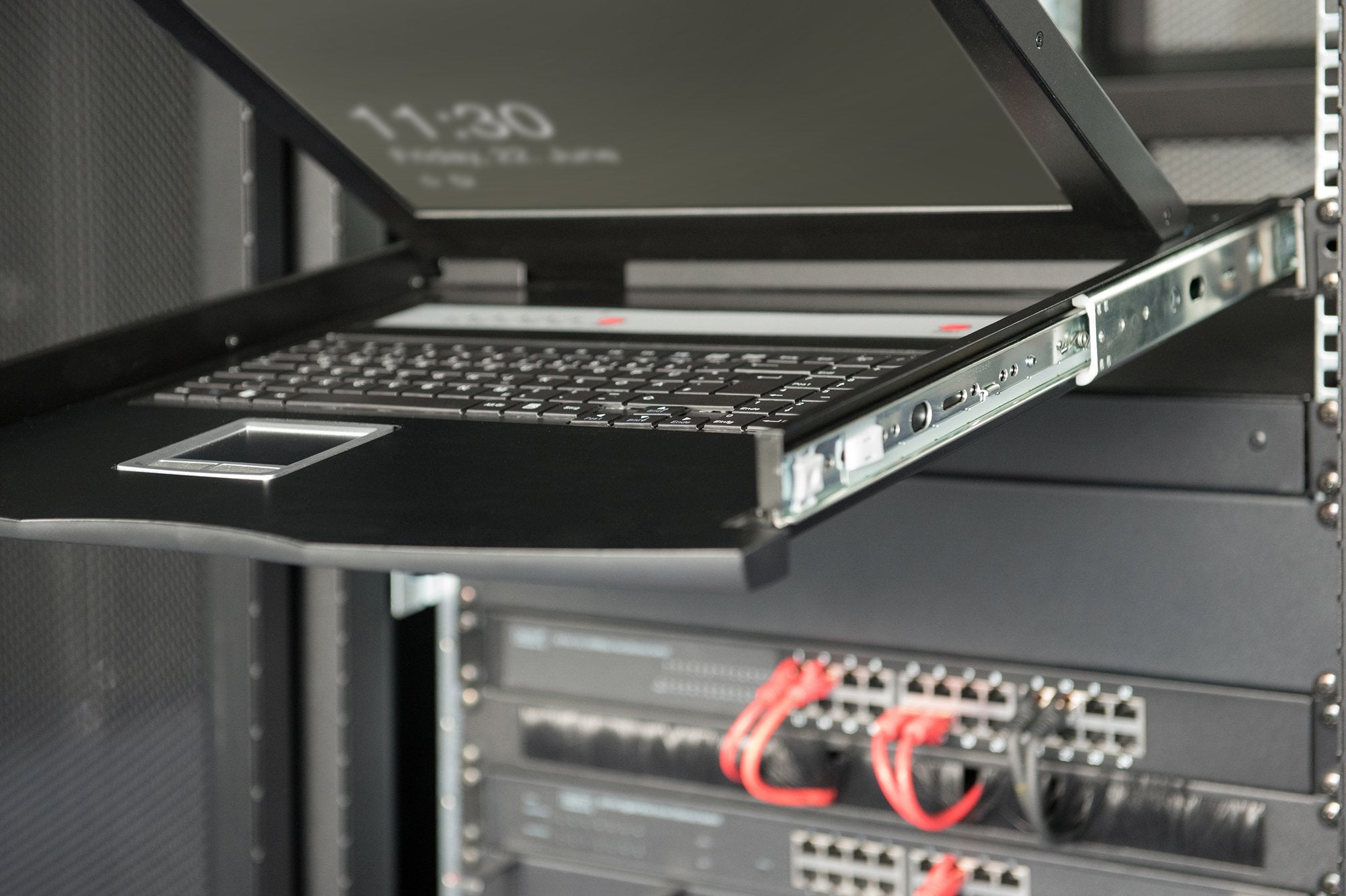 EAN 4016032449669 - Digitus DS-72210-4CH consola de rack 43,2 cm (17") 1280 x 1024 Pixeles Negro 1U imagen 2