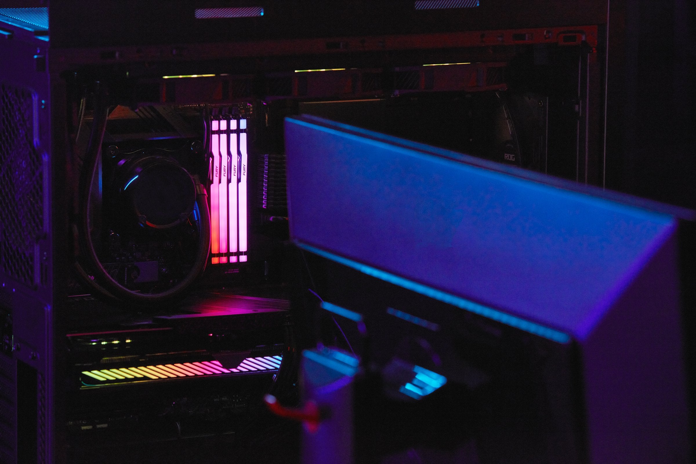 EAN 0740617350302 - Kingston Technology FURY Beast RGB módulo de memoria 1 x 32 GB 6000 MT/s 288-pin DIMM imagen 16