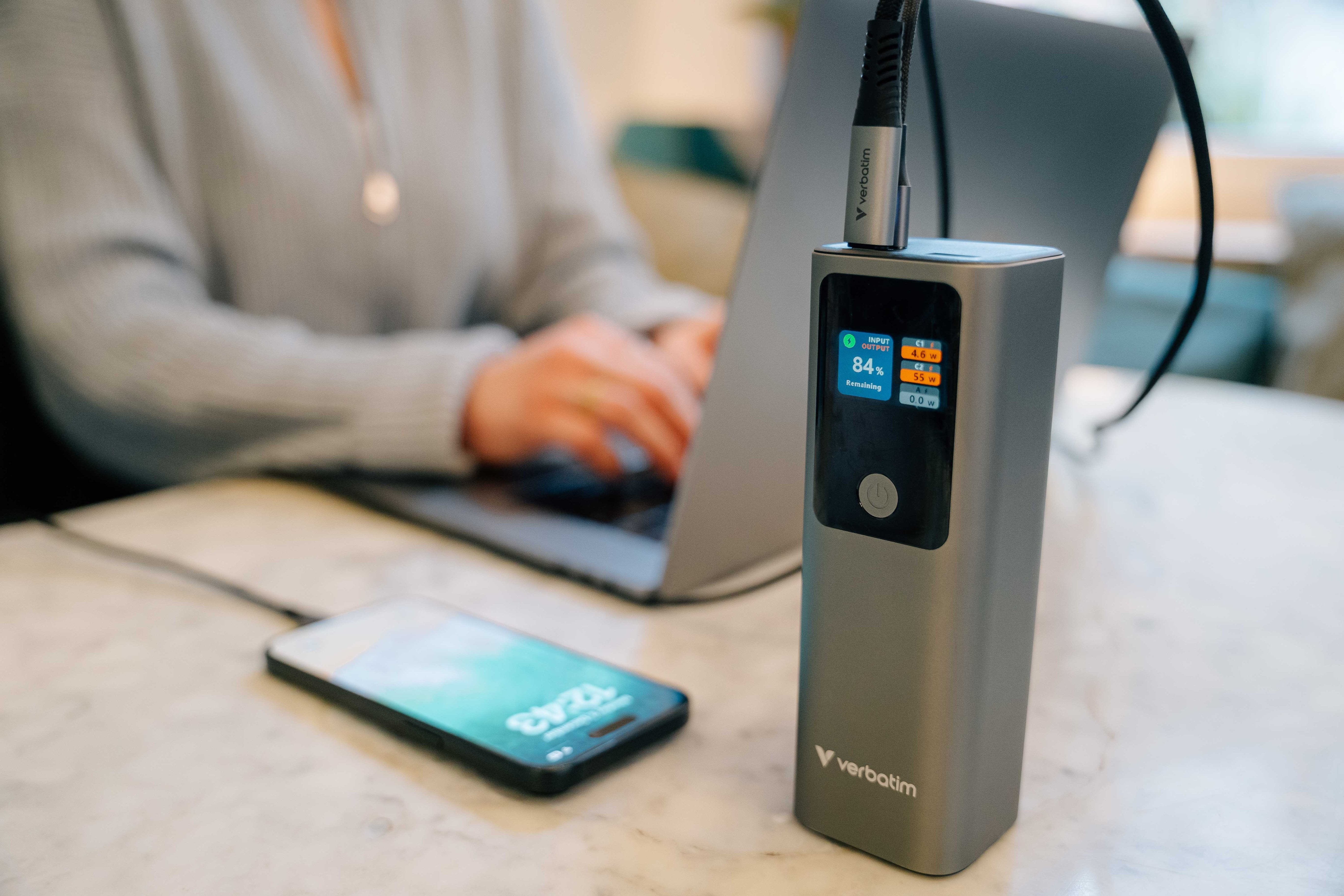Verbatim Powerbank Charge 'N' Go 27.000mah, 183 Watt Gris, Pd 3.1, Quick Charge 3.0 32269