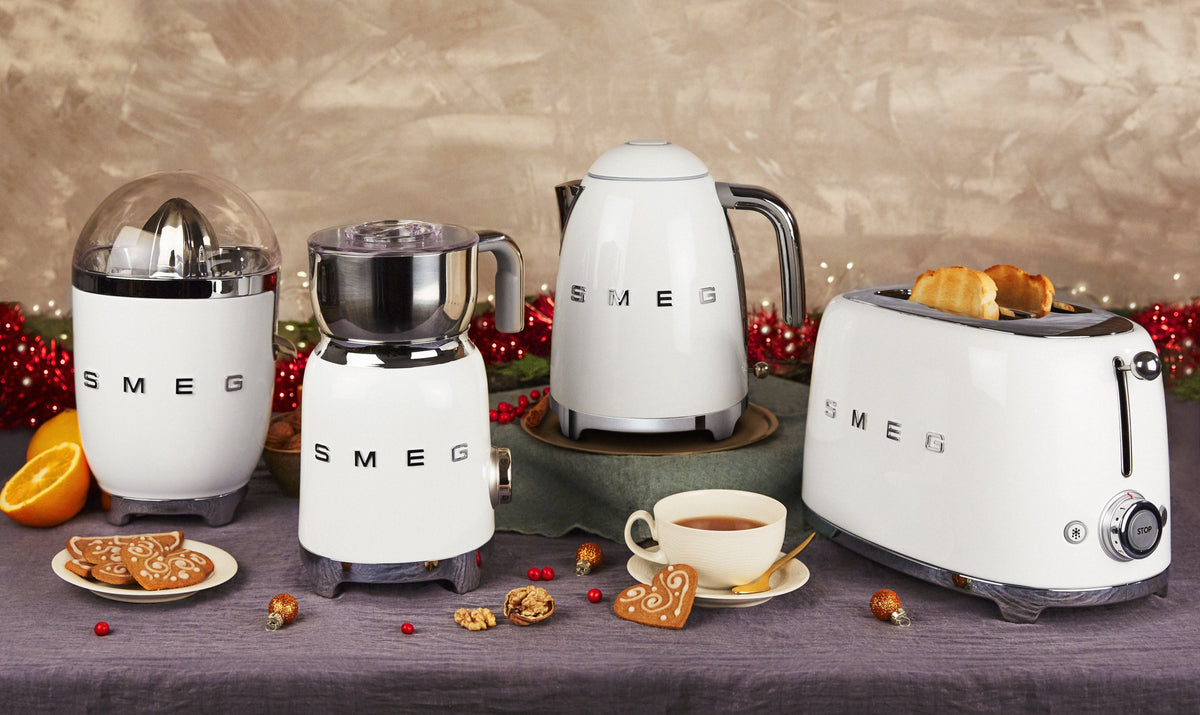EAN 8017709230999 - Smeg KLF03WHEU tetera eléctrica 1,7 L 2400 W Blanco imagen 8
