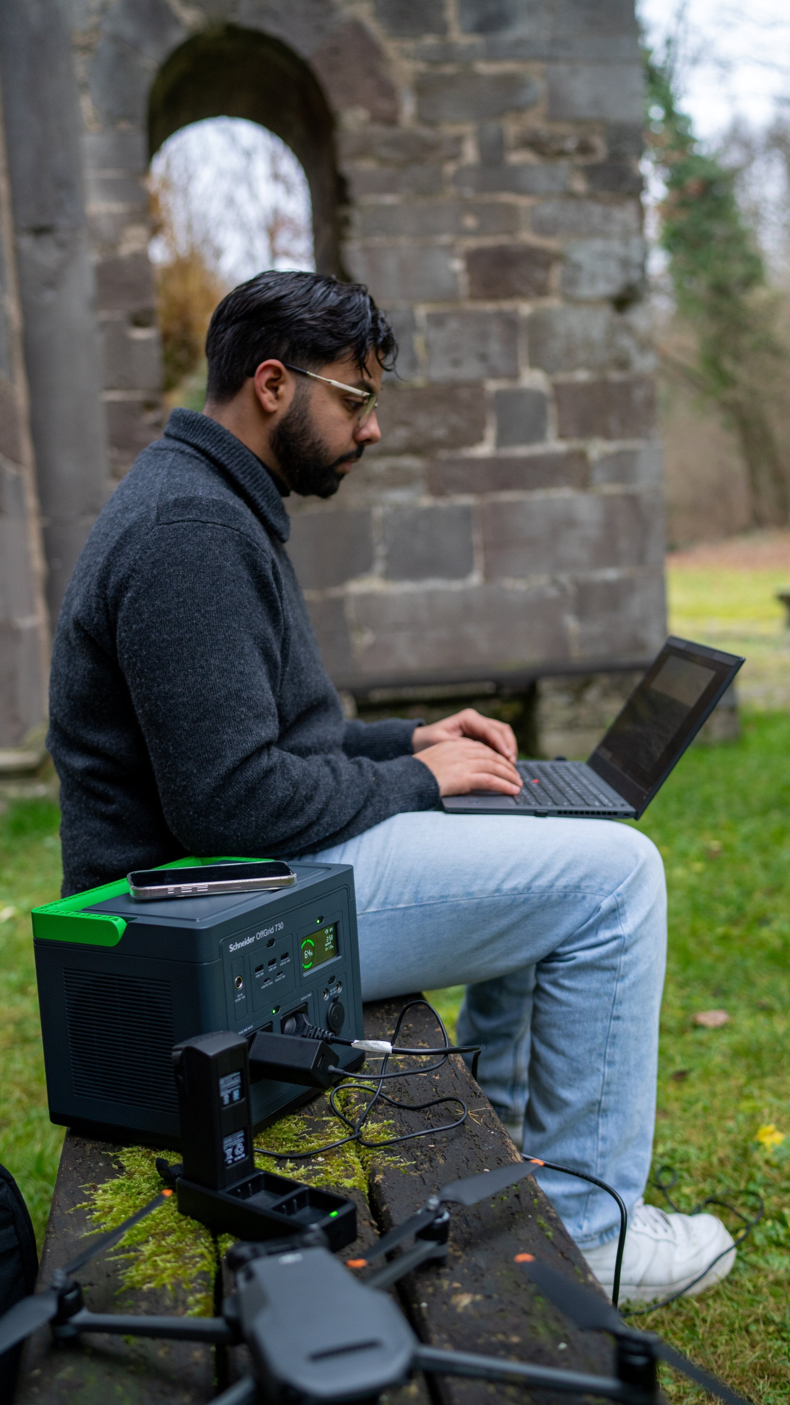 EAN 0731304736899 - APC PPS730-GR estación de energía portátil Ión de litio 995 W 6,4 kg imagen 12