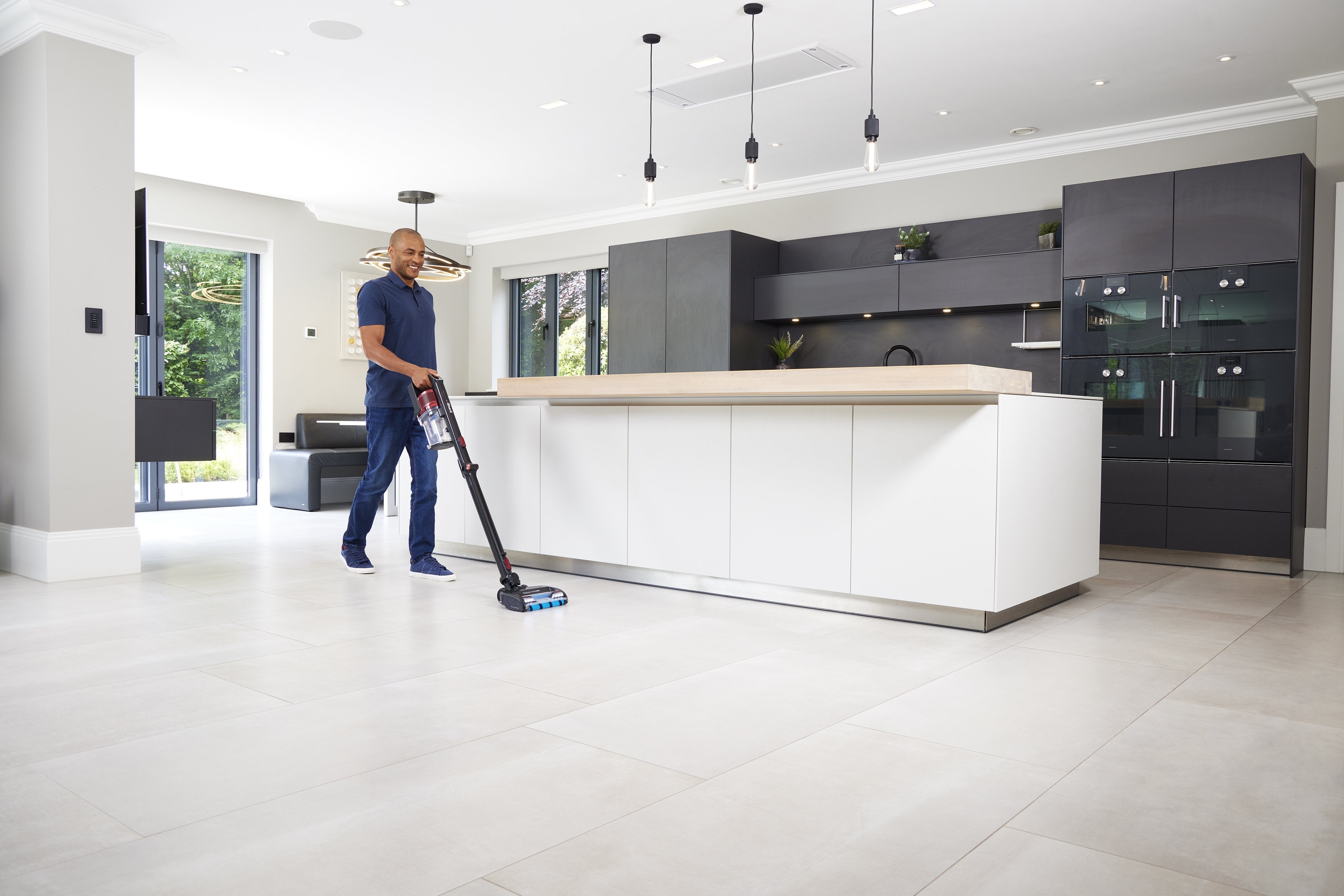 EAN 0622356243698 - Shark IZ300EUT aspiradora de pie y escoba eléctrica Aspiradora escoba 2 en 1 Batería Secar Sin bolsa Negr imagen 20