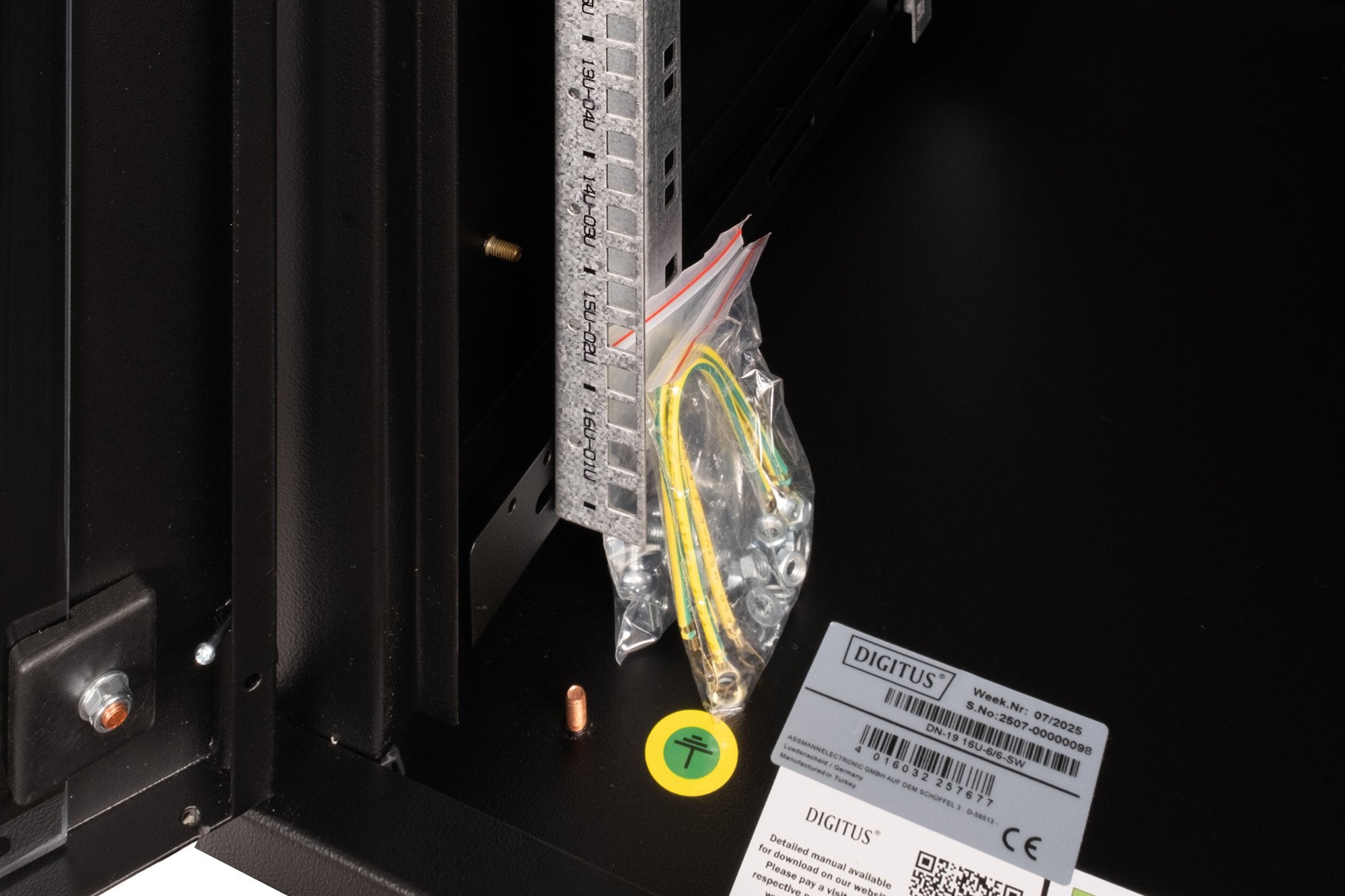 EAN 4016032257677 - Digitus DN-19 16U-6/6-SW armario rack Bastidor de pared Negro imagen 5