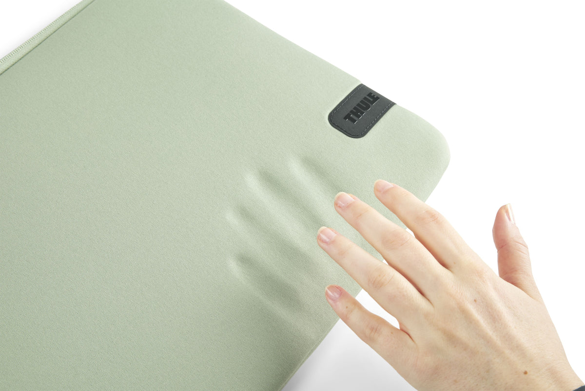Thule Koya Sleeve Pc Mbp 16'' - Tks116 Light Green