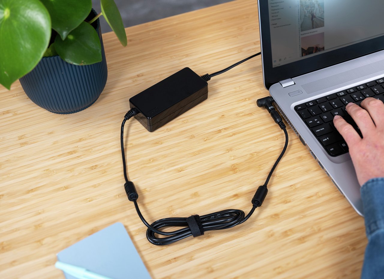 Ac Adapter Universal Notebook 70w Primo Trust