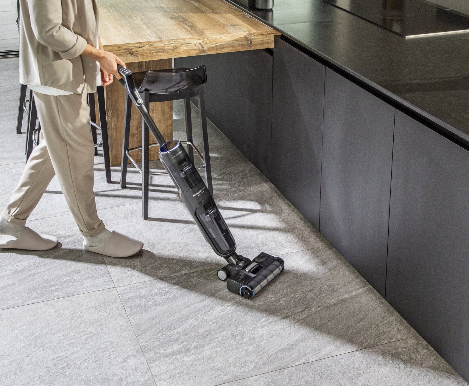 EAN 3221616130012 - Rowenta X-Clean 4 GZ5035 Aspiradora escoba Batería Seca y húmeda Espuma Sin bolsa 200 W Gris imagen 12
