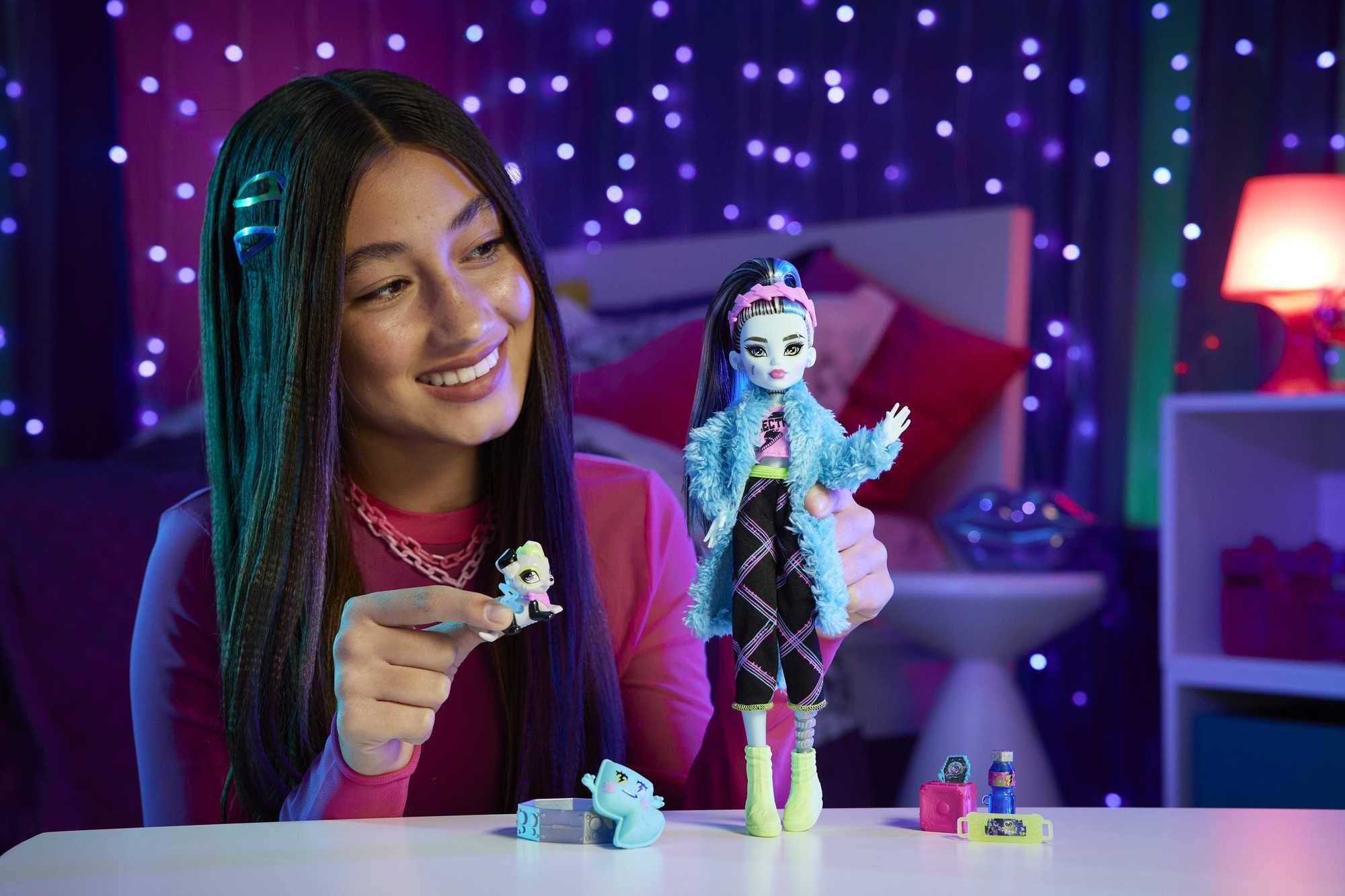 Muñeca Mattel Monster High Creepover Frankie Hky68