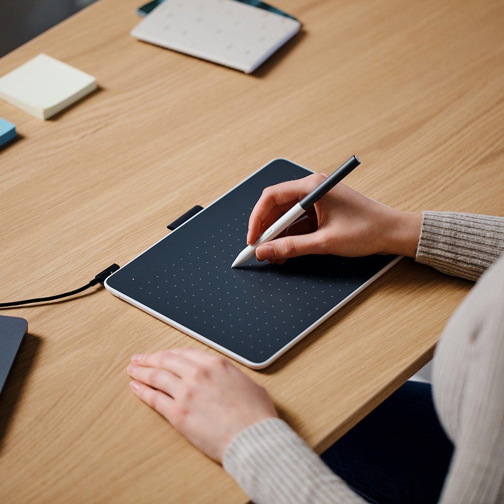 EAN 4949268623360 - Wacom Intuos One Small tableta digitalizadora Gris, Blanco 152 x 95 mm USB/Bluetooth imagen 16