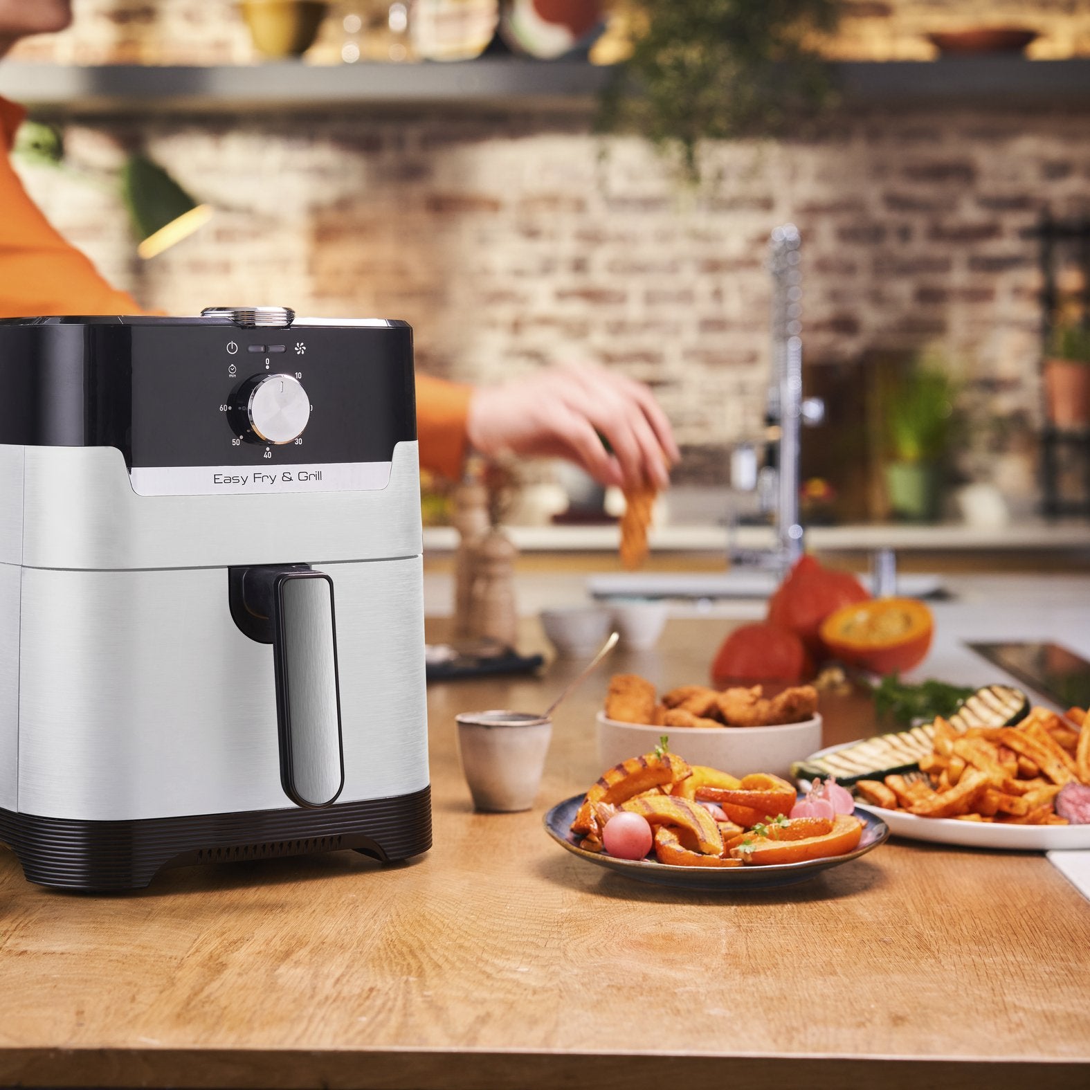 EAN 3045380024441 - Tefal Easy Fry & Grill EY501A Sencillo 4,2 L Independiente 1550 W Freidora de aire caliente Negro, Acero imagen 4