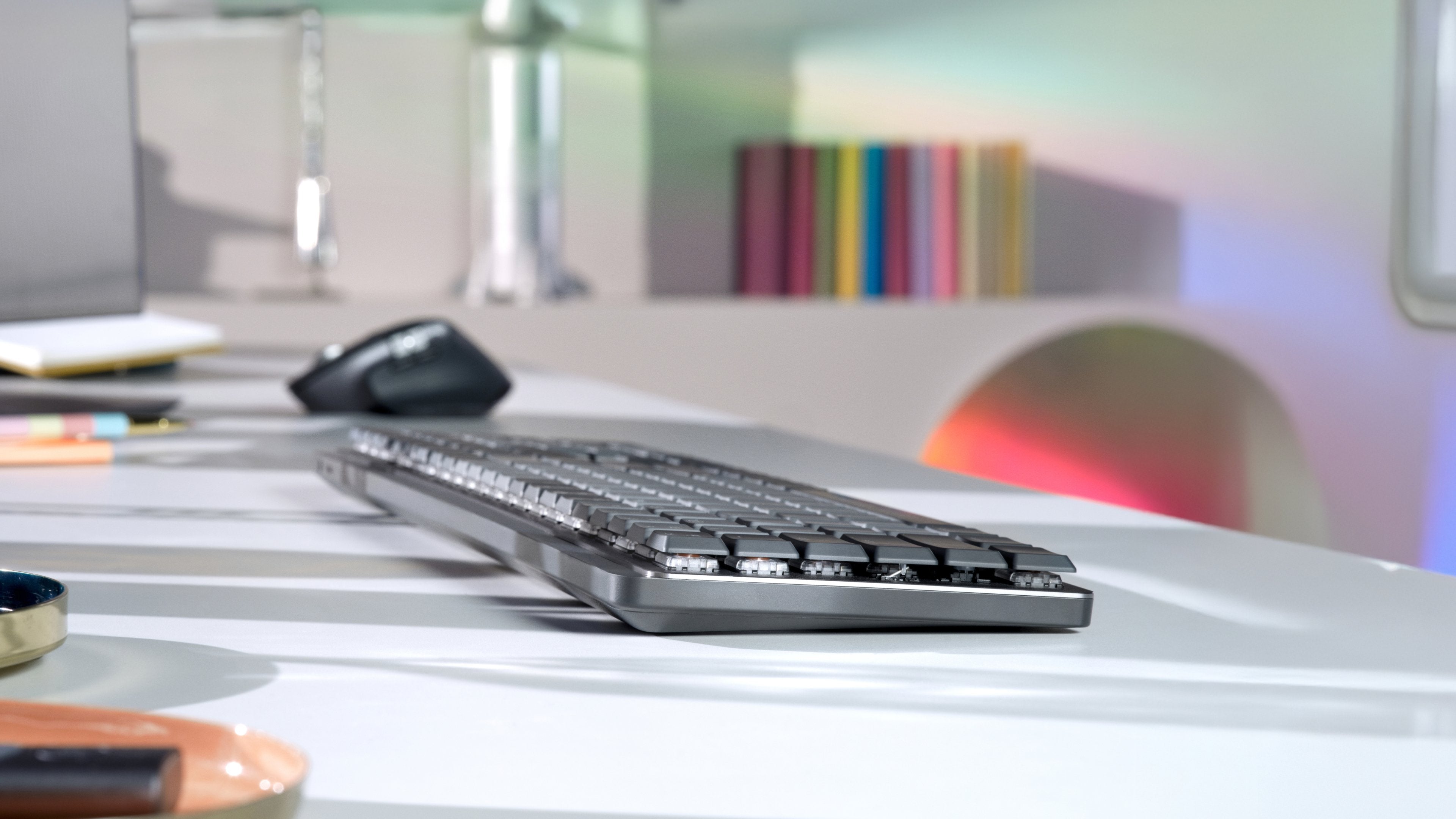 Teclado Alemán Logitech Mx Mechanical Rf Wireless + Bluetooth Qwertz Grafito, Gris