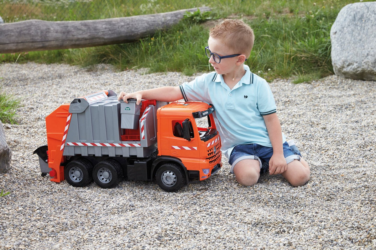 EAN 4006942842704 - Lena GIGA TRUCKS Garbage truck Arocs with labels imagen 3