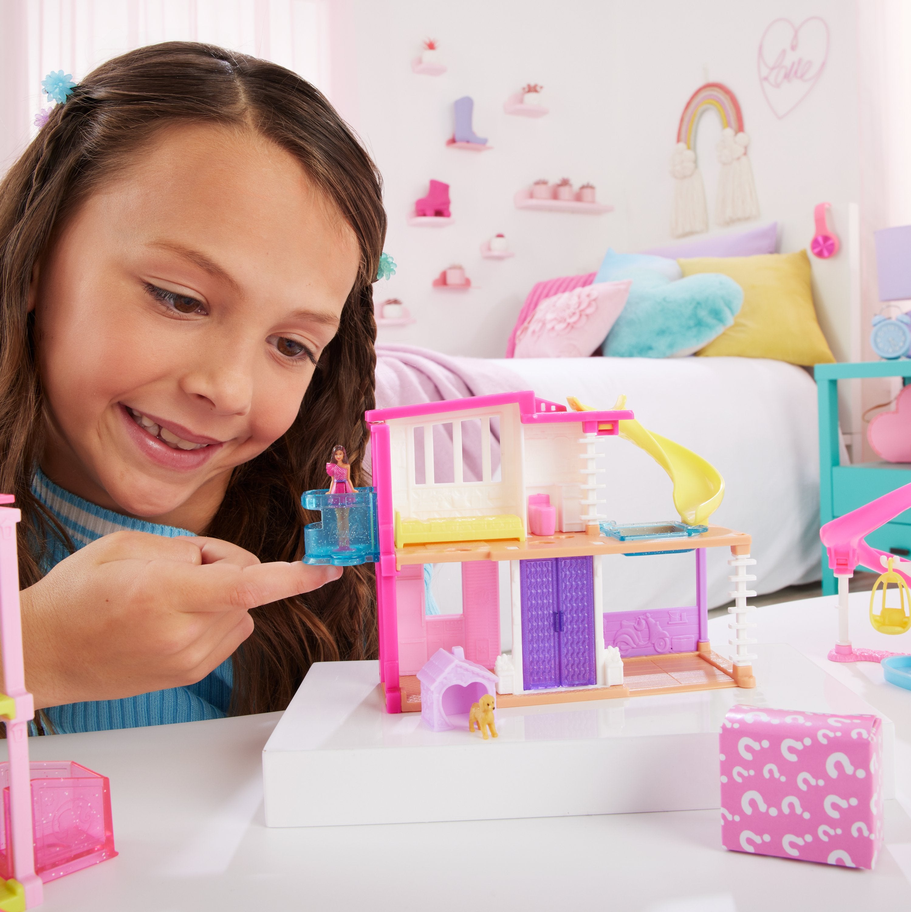 EAN 0194735245284 - Barbie Mini BarbieLand HYF47 casa de muñecas imagen 2