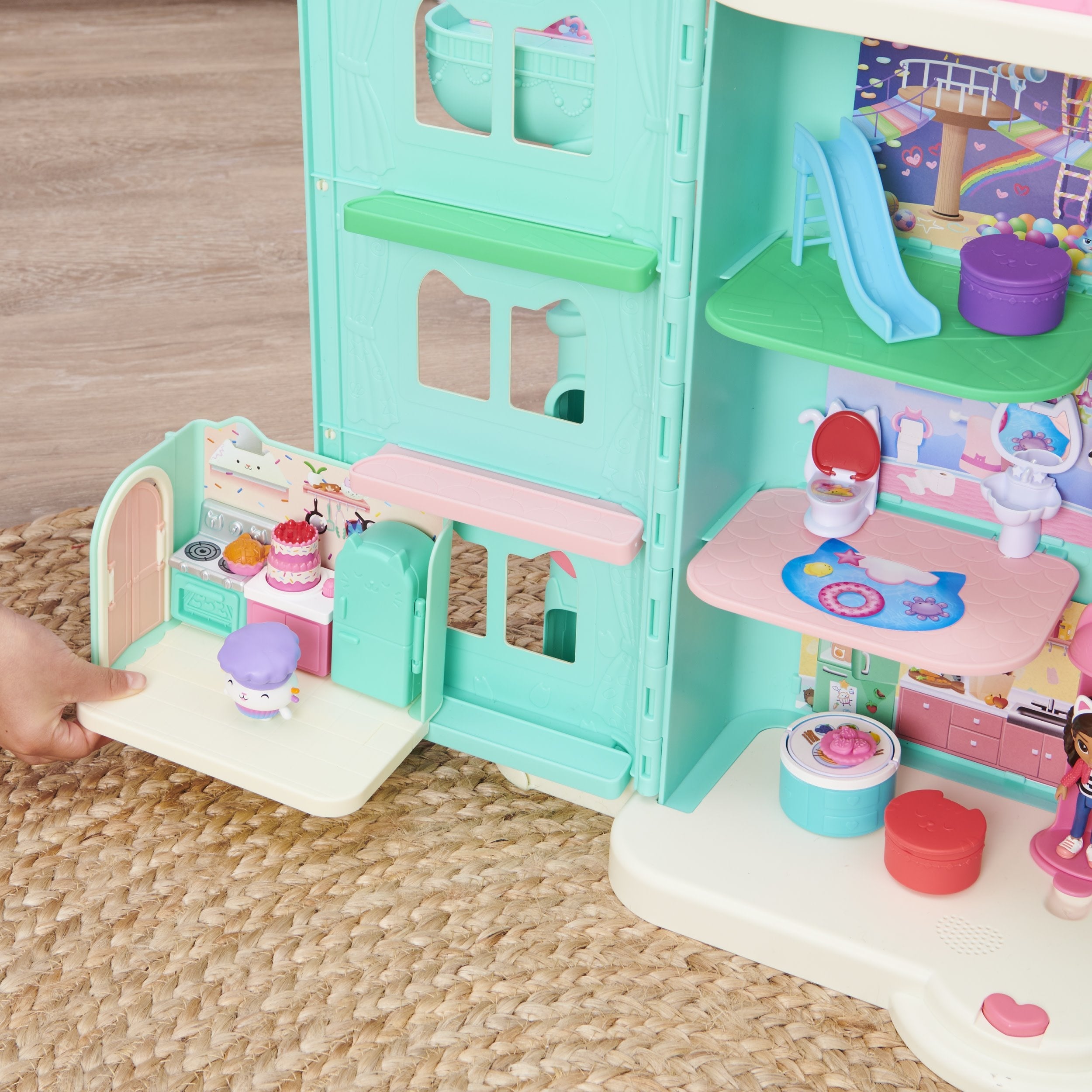 Spin Master Gabby'S Dollhouse Deluxe Room Cocina Con Figura De Gato Kuchi 6062035