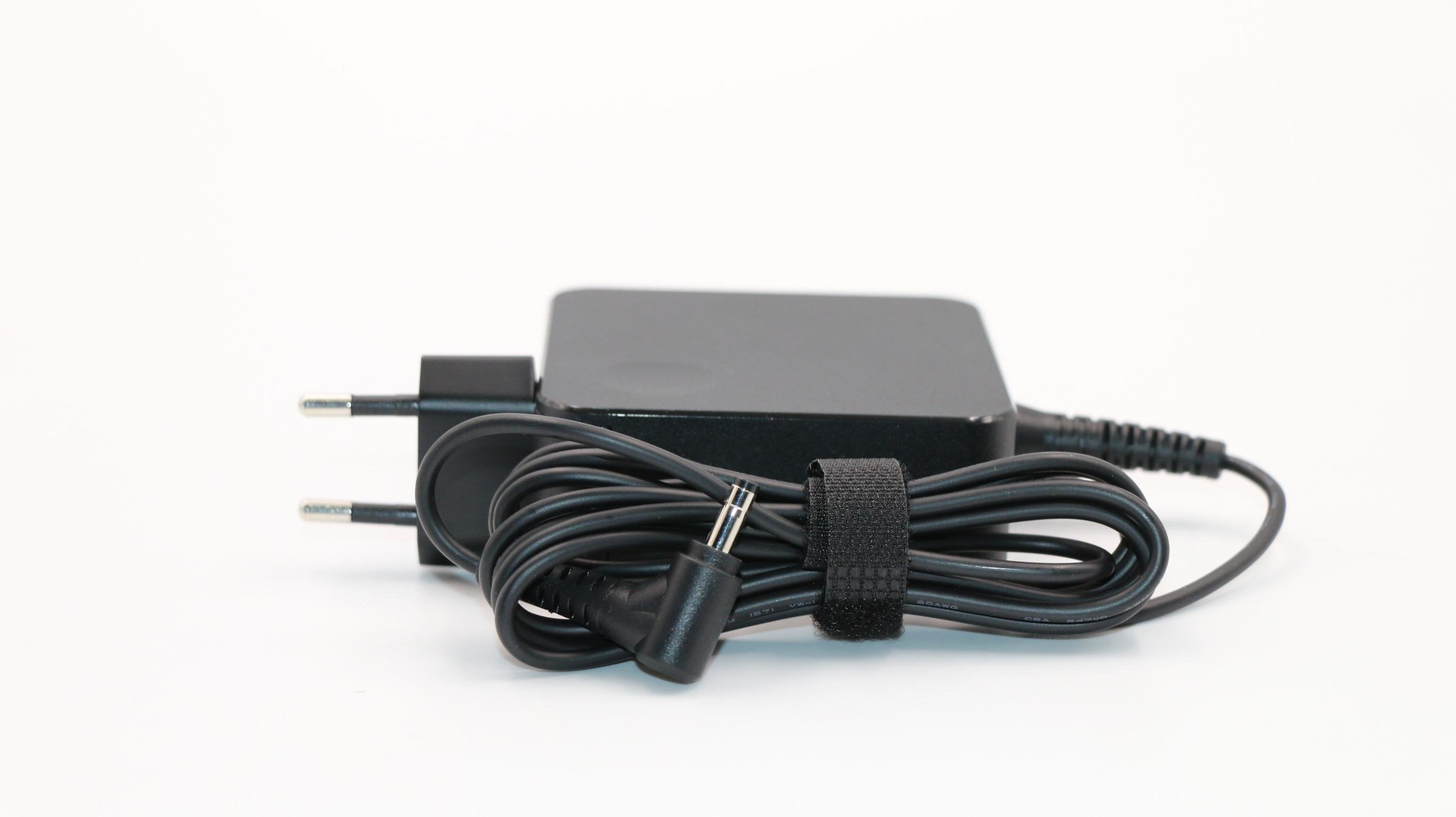 EAN 5706998656940 - Lenovo 01FR159 adaptador e inversor de corriente Interior 20 W Negro imagen 4