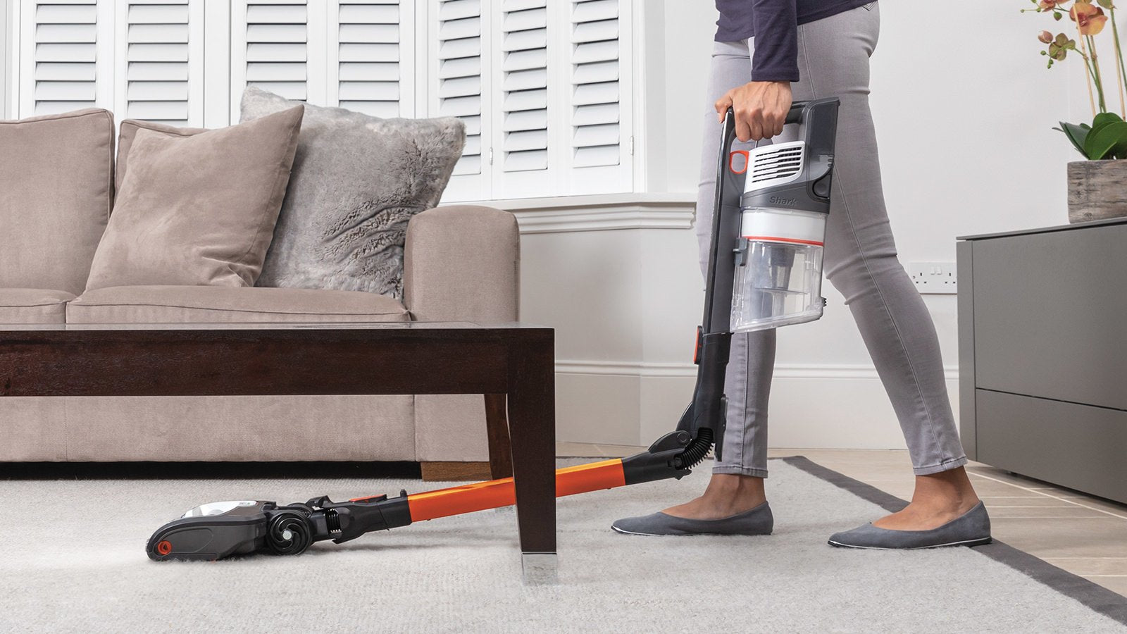 Aspirador Tiburón Iz201eu