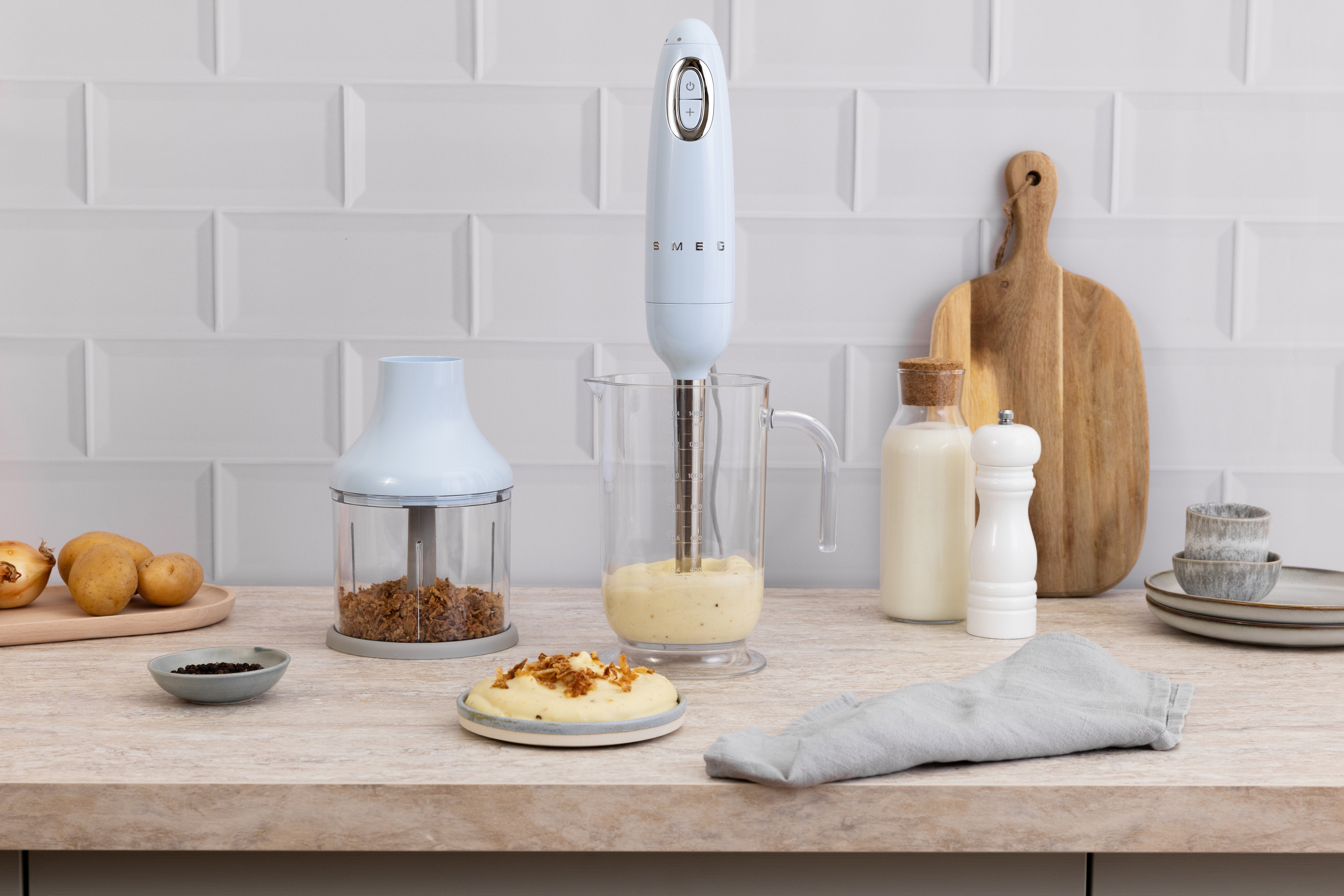 EAN 8017709343798 - Smeg HBF03PBEU licuadora Batidora de inmersión 700 W Azul imagen 10