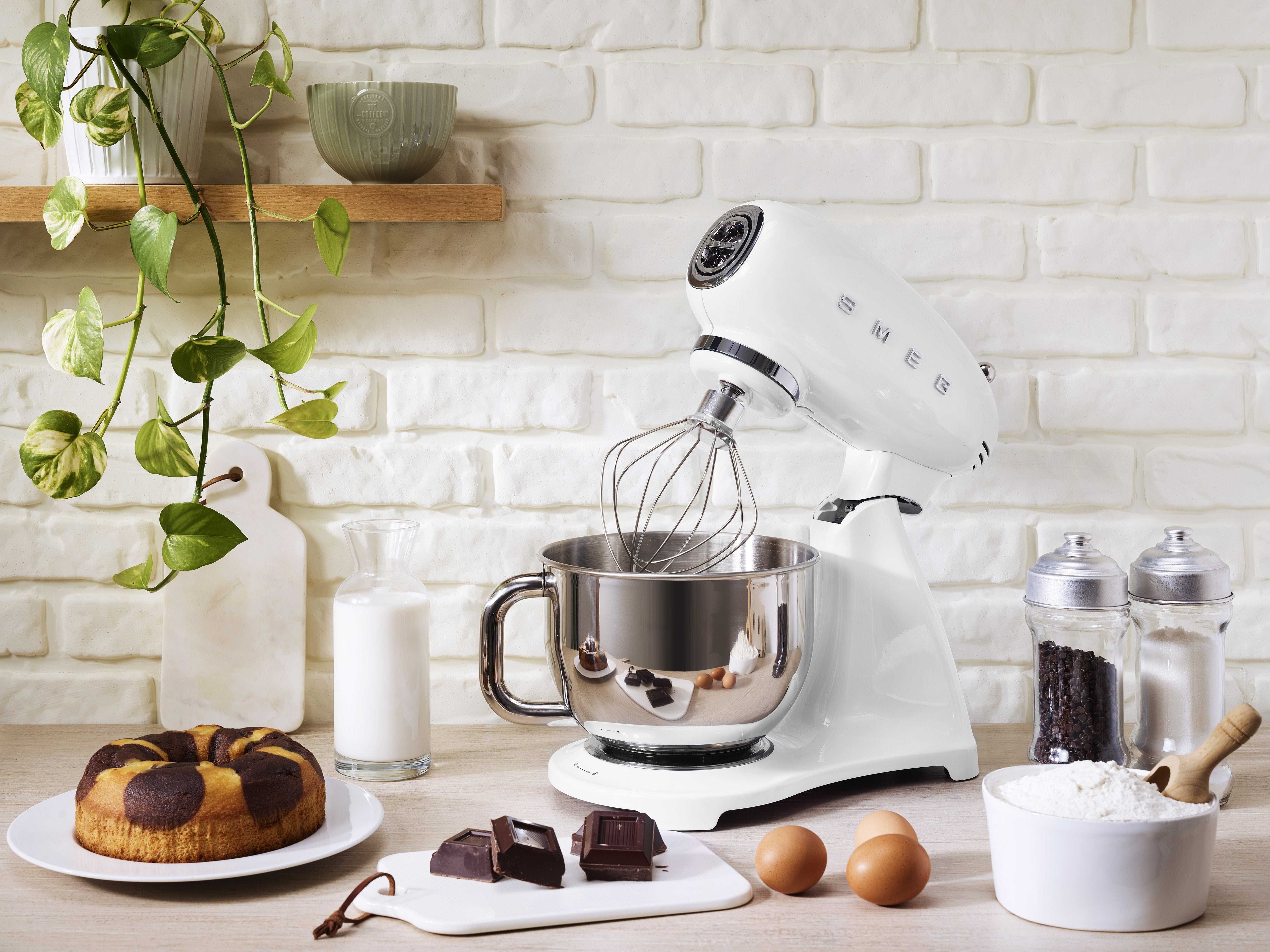 EAN 8017709277697 - Smeg SMF03WHEU batidora Batidora de varillas 800 W Blanco imagen 10