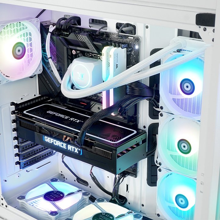 Pc Gaming Thermaltake Ganymed V2 Snow I7-13700k 32 Gb Ddr5-Sdram 2 Tb Ssd Nvidia Rtx 4080 W 11 Home Blanco
