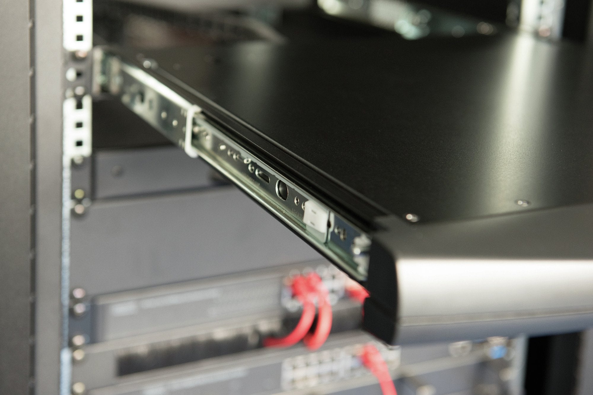 Consola Modular Digitus Tft 17" Kvm 1 Puerto Touchpad Esp Negro