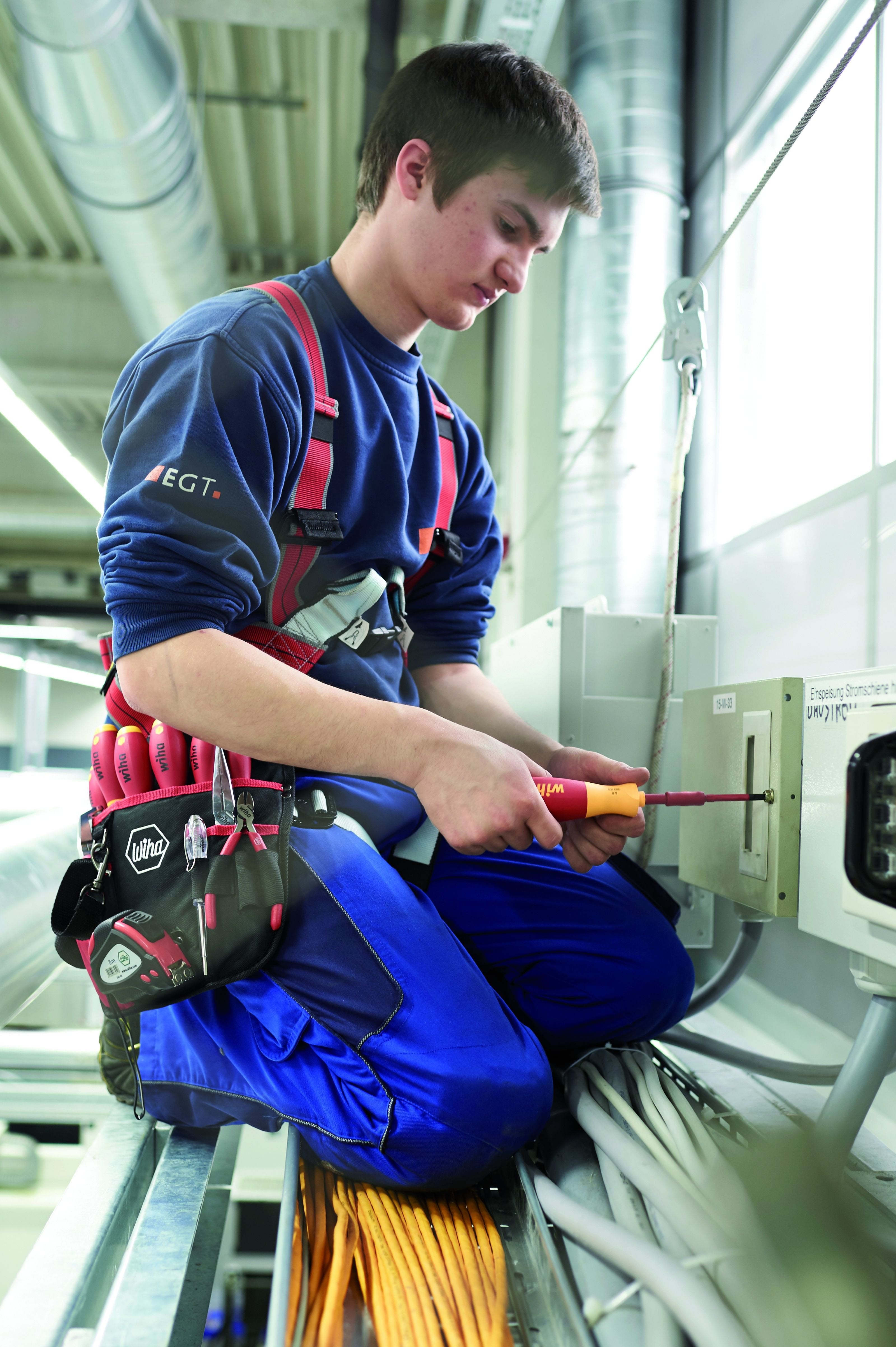 Destornillador Wiha Con Cargador De Puntas Liftup Electric (Rojo/Amarillo, 7 Partes)