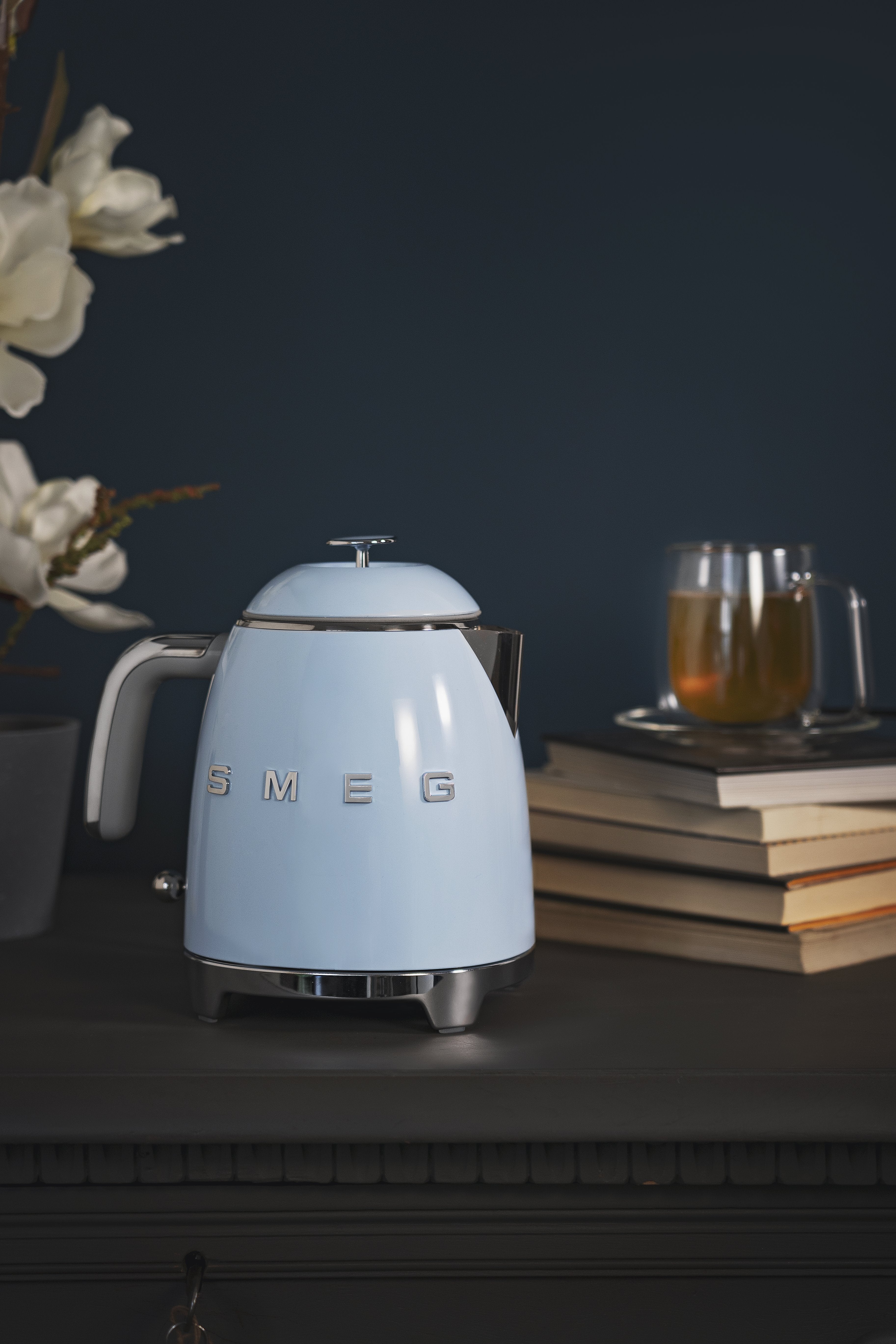 EAN 8017709302191 - Smeg KLF05PBEU tetera eléctrica 0,8 L 1400 W Azul imagen 19