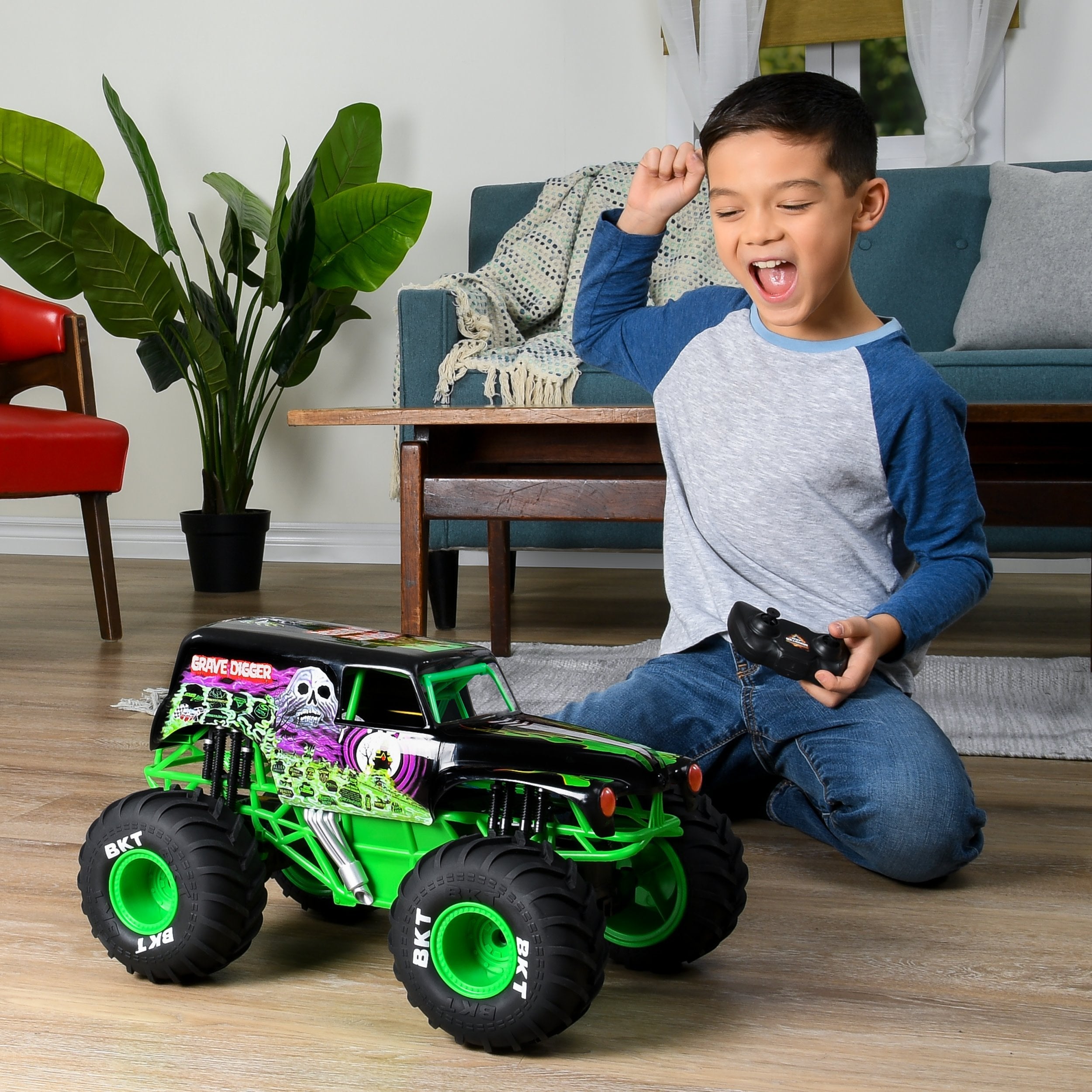 Monster Jam 1:15 Rc Monster Truck Grave Digger, 6068258