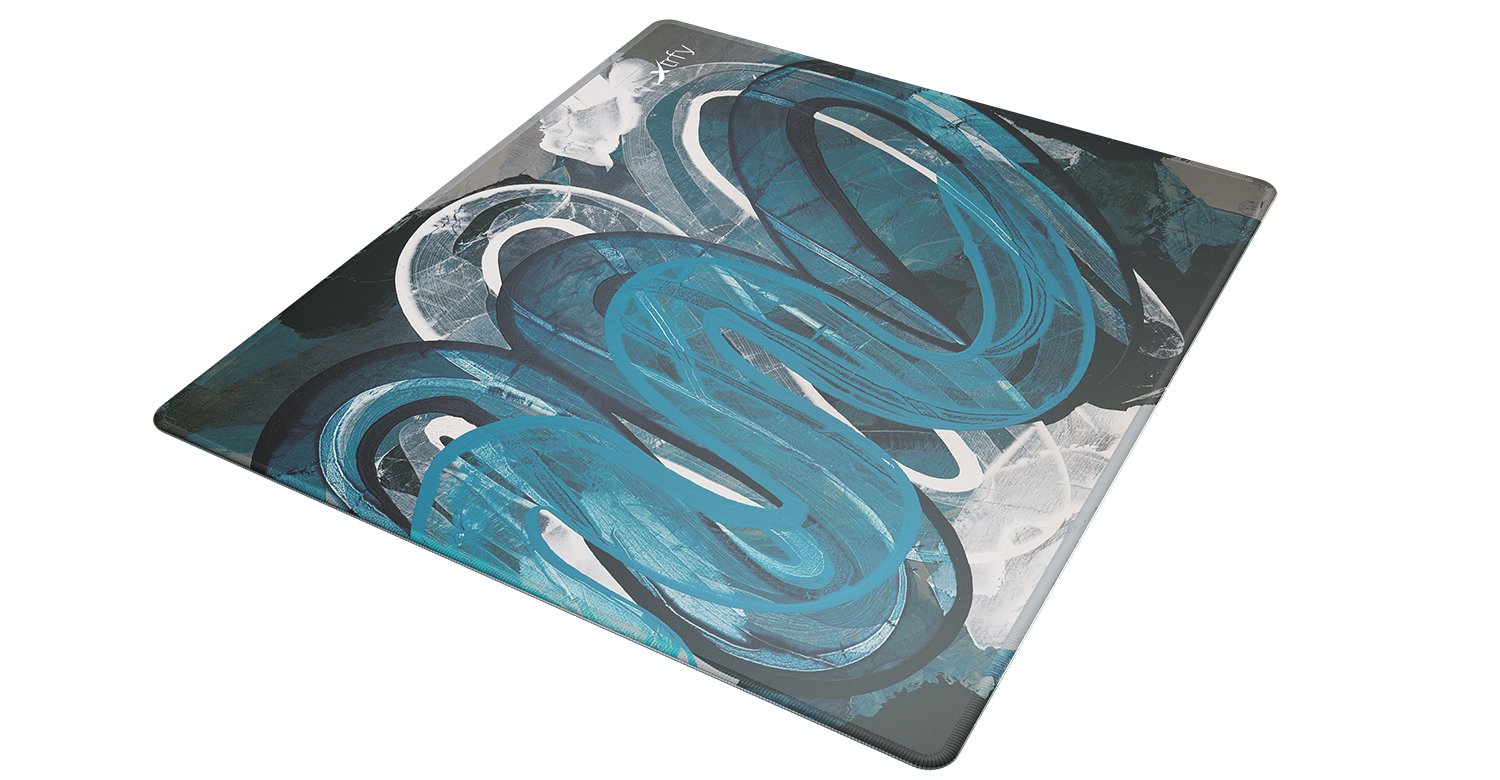 EAN 0842597101131 - CHERRY XTRFY GP4 Alfombrilla de ratón para juegos Negro, Azul, Gris imagen 1