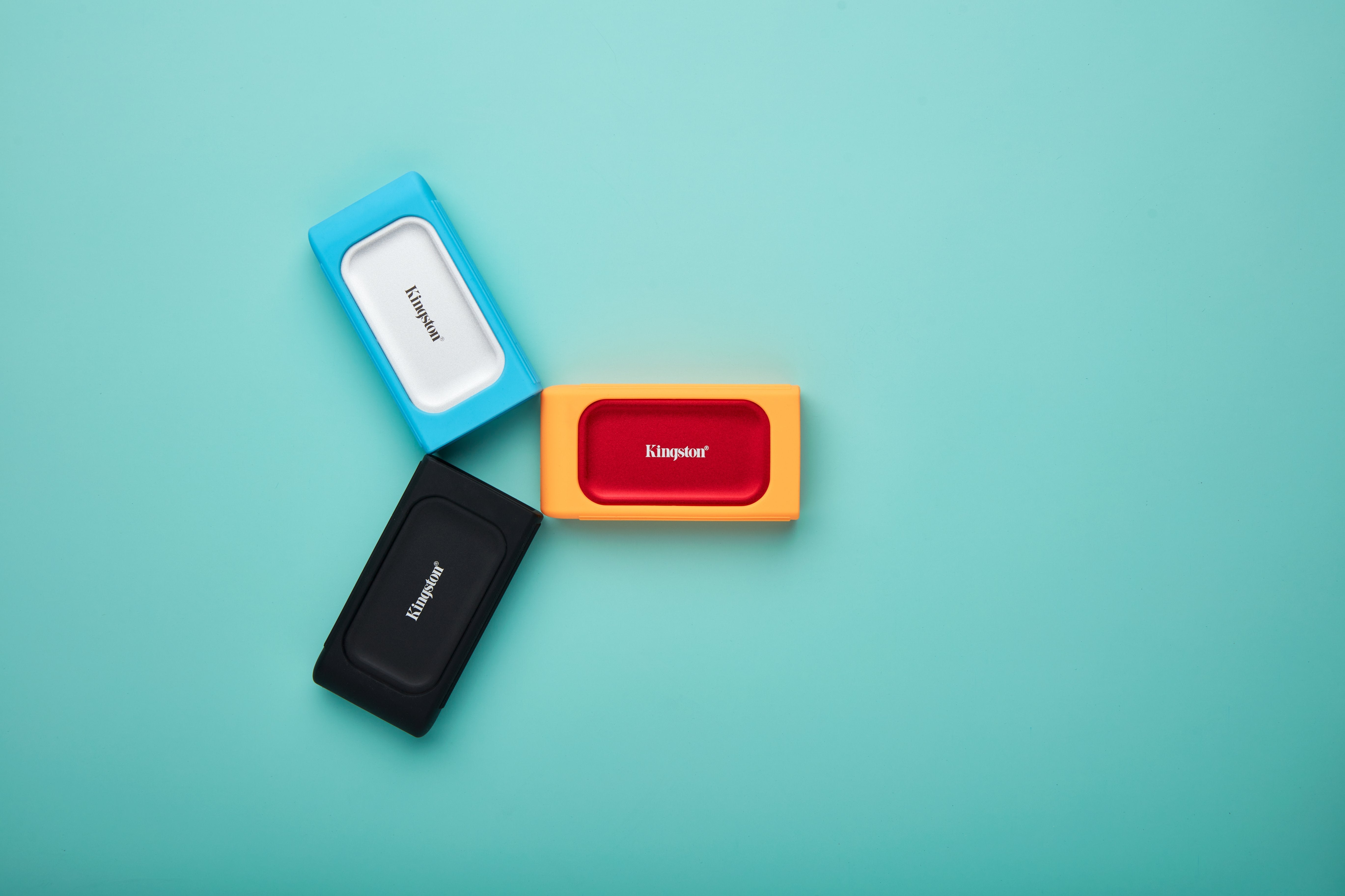 EAN 740617345469 - Kingston Technology SNA-XSR1-3P funda para disco duro externo Caucho Negro, Azul claro, Naranja imagen 3