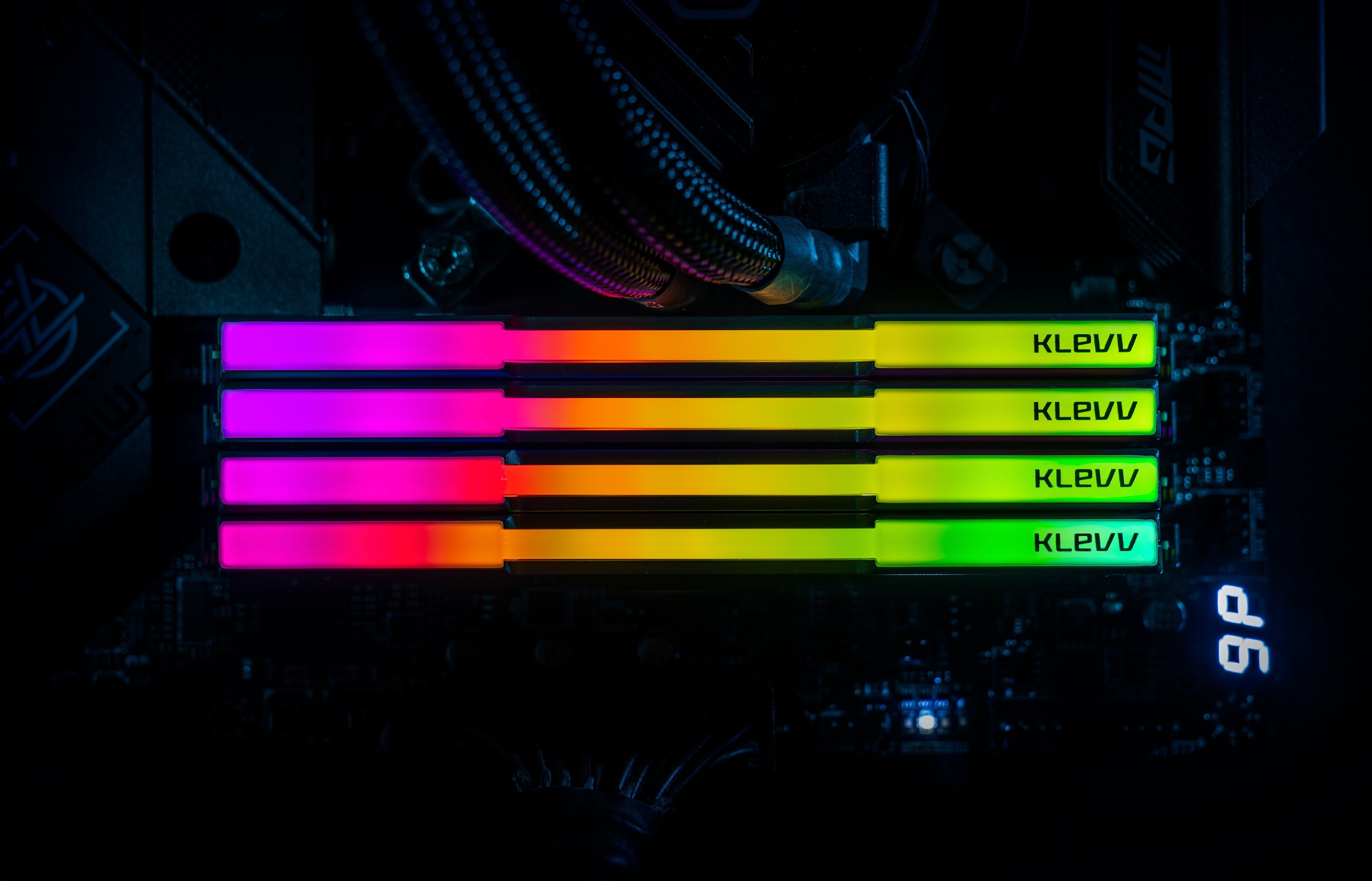 Klevv Memoria Ram Cras V Rgb Obsidian Negro - 32 Gb (2 X 16 Gb Kit) - Ddr5 6400 Udimm Cl30