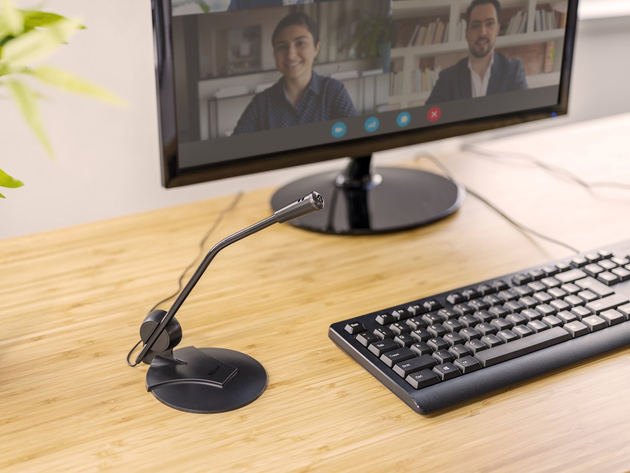 Trust Microfono Primo Alta Sensibilidad, Angulo Ajustable, Cable 1.80m,Clavija 3.5mm