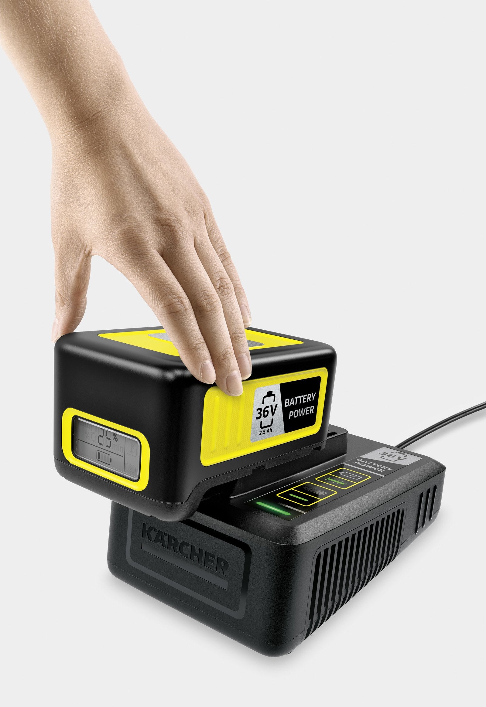EAN 4054278650388 - Kärcher 2.445-064.0 accesorio y suministro de vacío Juego de cargador y baterías Universal imagen 3