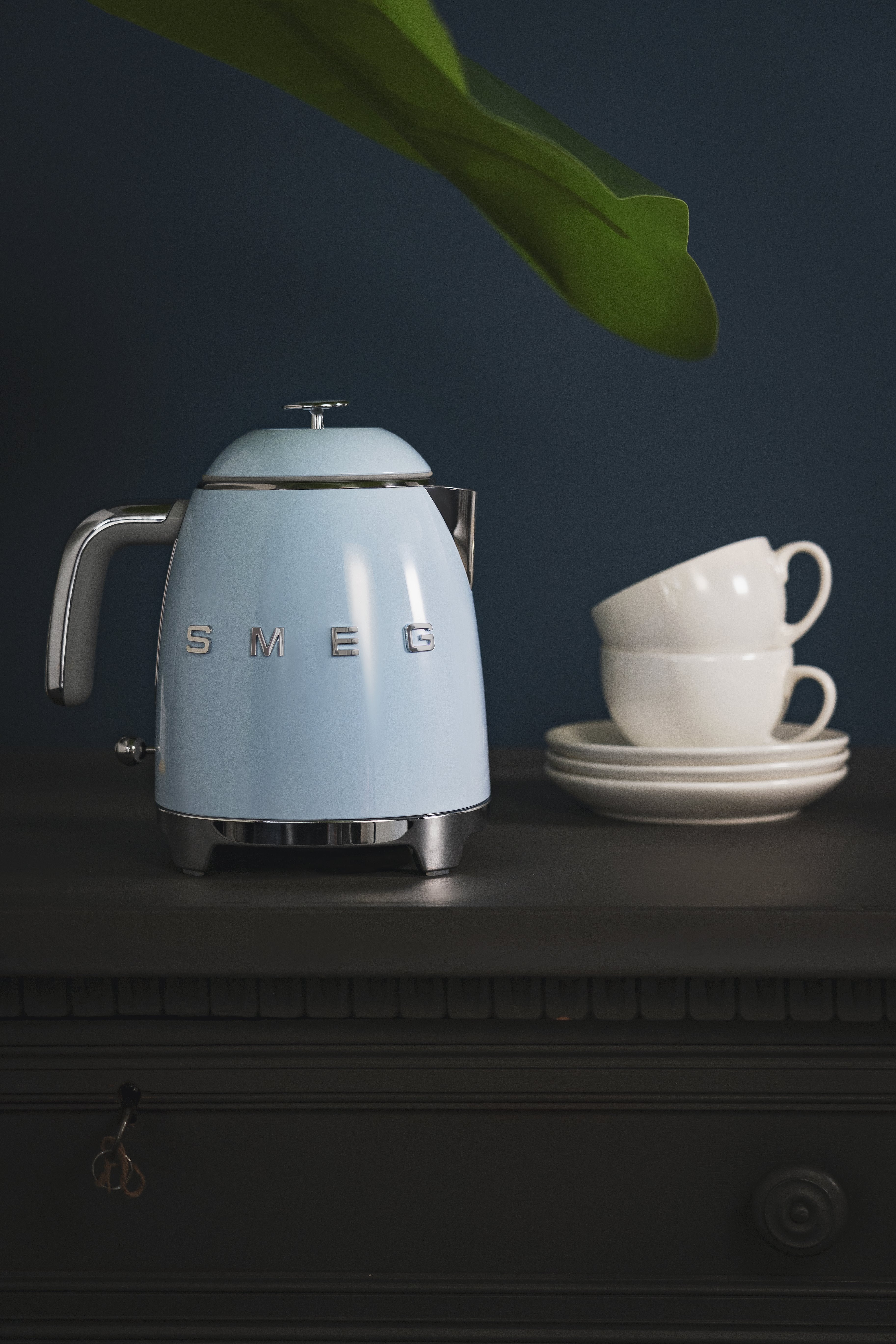 EAN 8017709302191 - Smeg KLF05PBEU tetera eléctrica 0,8 L 1400 W Azul imagen 22