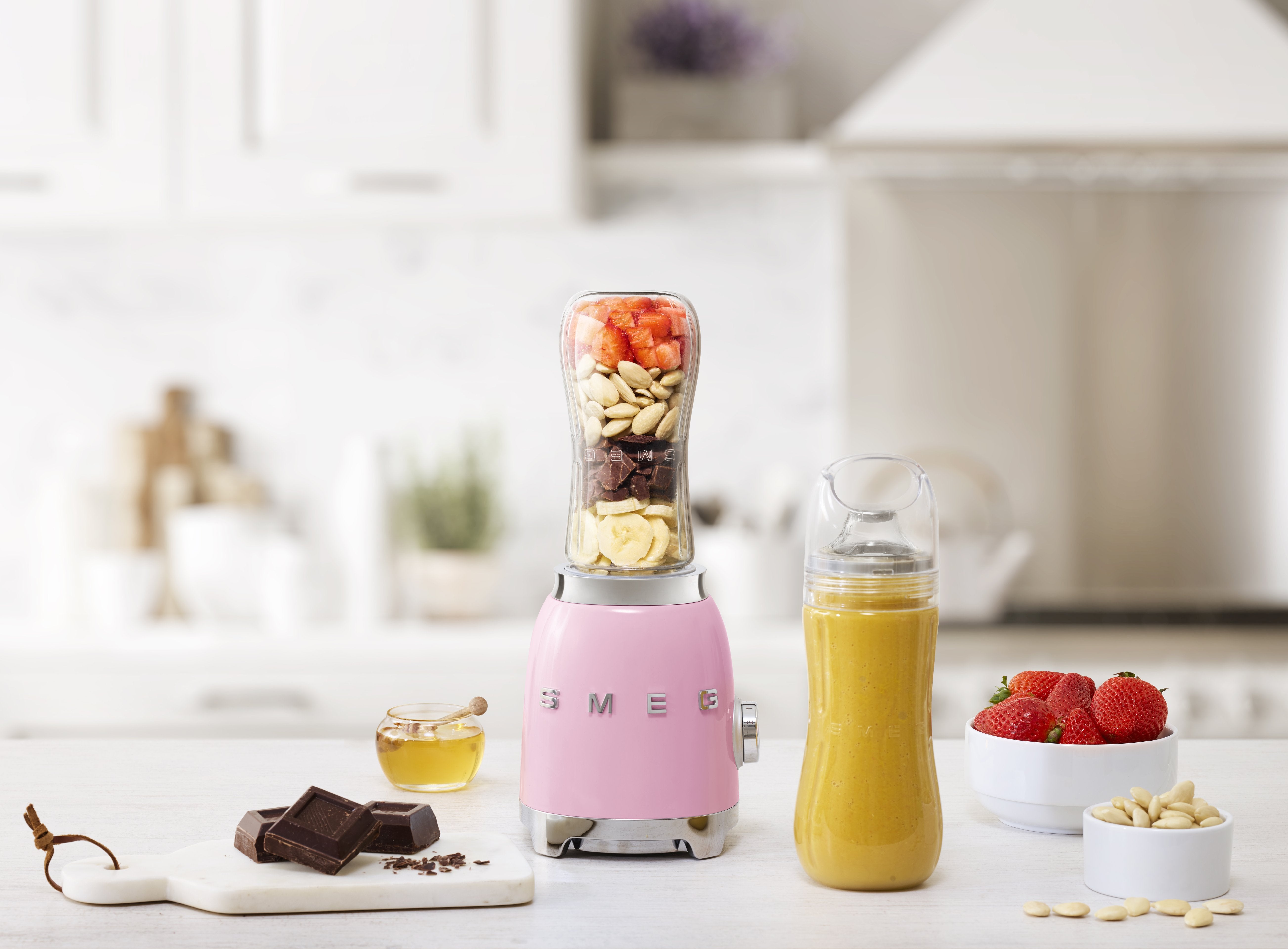 EAN 8017709313081 - Smeg PBF01PKEU licuadora 0,6 L Batidora de vaso 300 W Rosa imagen 6