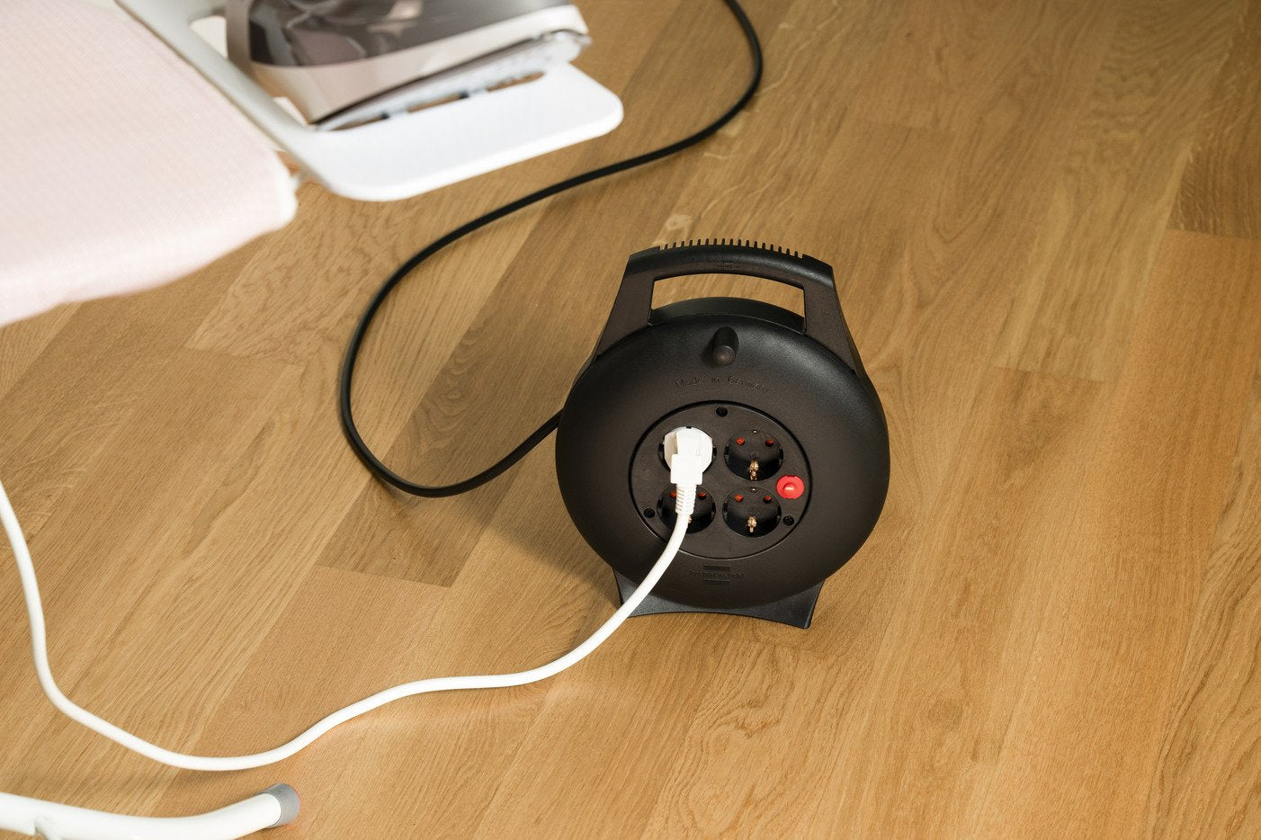 Brennenstuhl Vario Line Kabelbox 4 Tomas / Mini-Kabeltambor 10 M