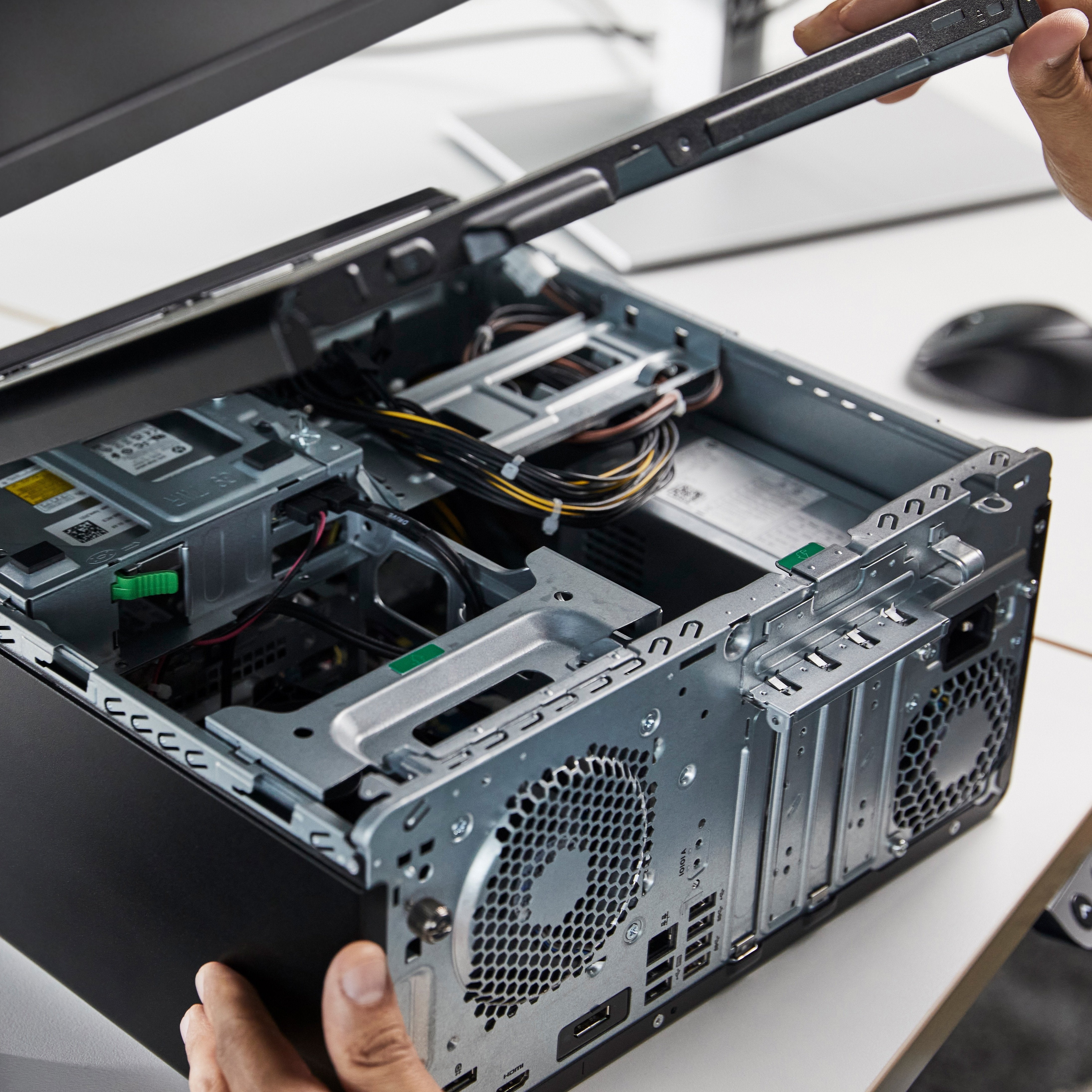 EAN 197961446043 - HP Elite 800 G9 Intel® Core™ i7 i7-13700 32 GB DDR5-SDRAM 512 GB SSD Windows 11 Pro Torre PC Negro imagen 6