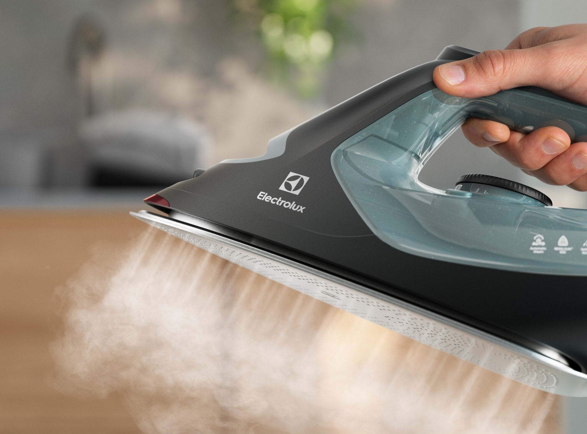 EAN 7332543996087 - Electrolux E7SI2-6OG Plancha a vapor Suela RESILIUM 2600 W Verde imagen 4