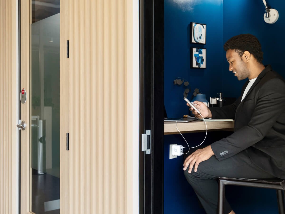 Avermedia Ladedock, Elitego Gc313pro Blanco, 100w Gan, Hdmi