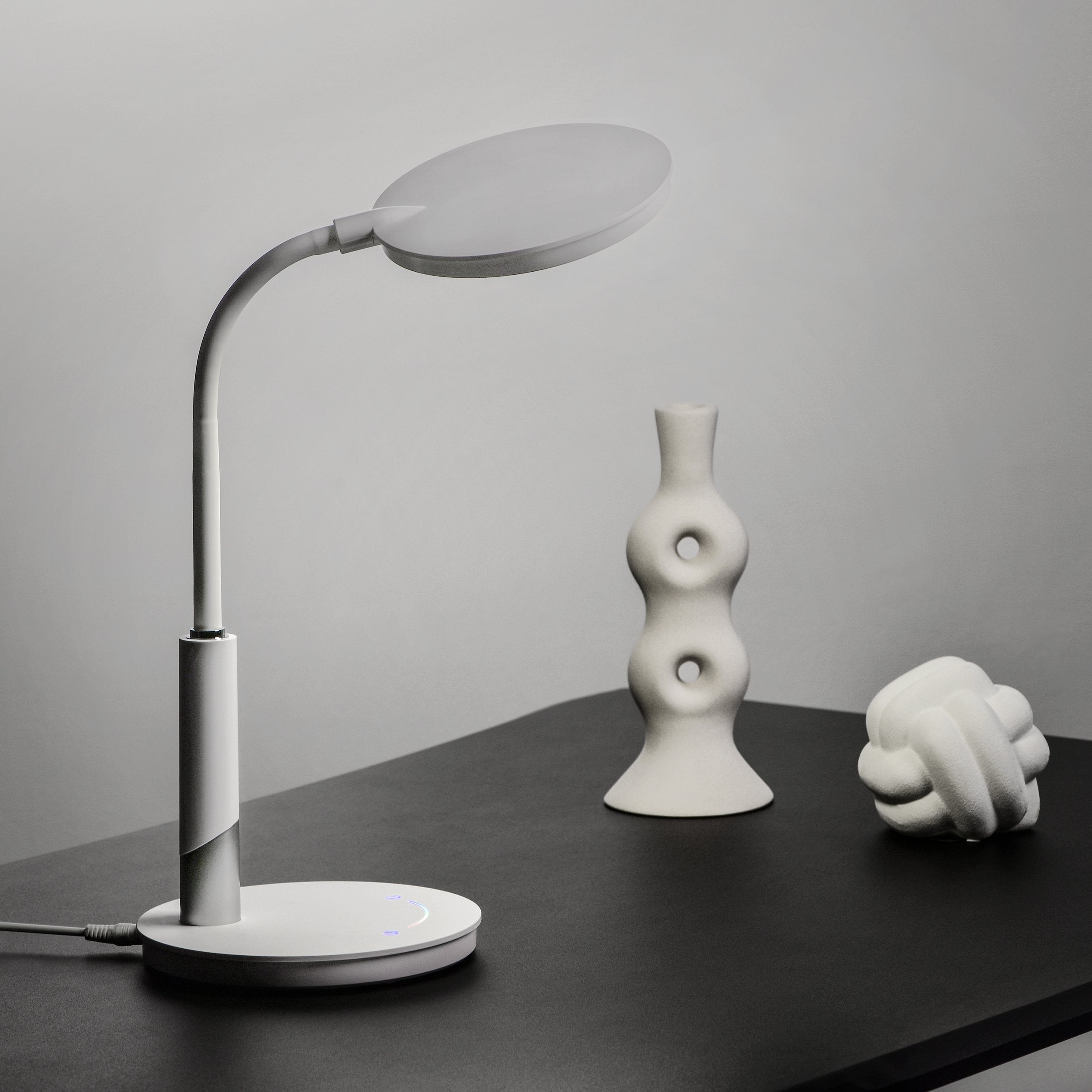 Lámpara De Escritorio Activejet Led Aje-Raya Rgb Blanco