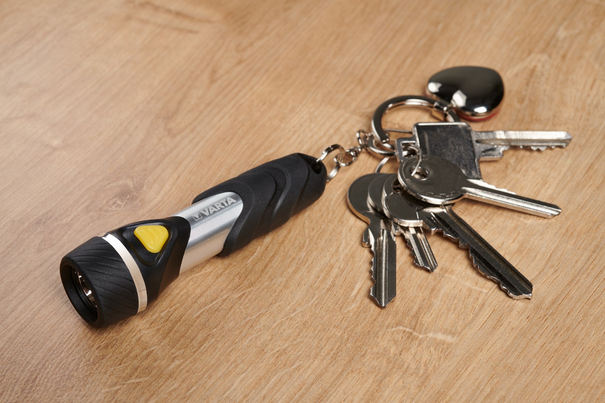 Varta Day Light Key Chain Light Linterna De Llavero Aluminio, Negro Led 1aaa