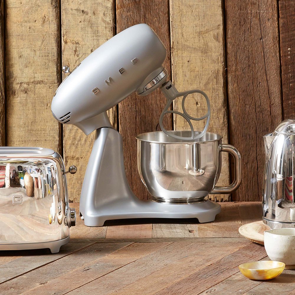 Robot De Cocina Smeg Gris 4.8l 10 Velocidades Smf02sveu