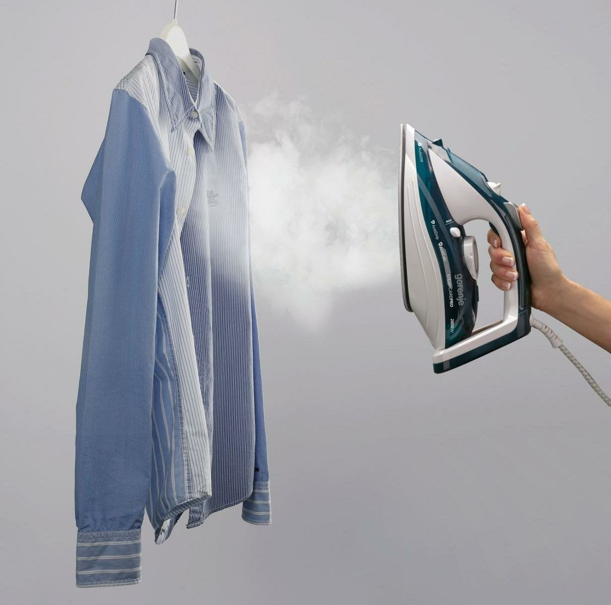 EAN 3838782404740 - Gorenje SIH2800TQC Plancha a vapor Suela de cerámica 2800 W Azul imagen 6