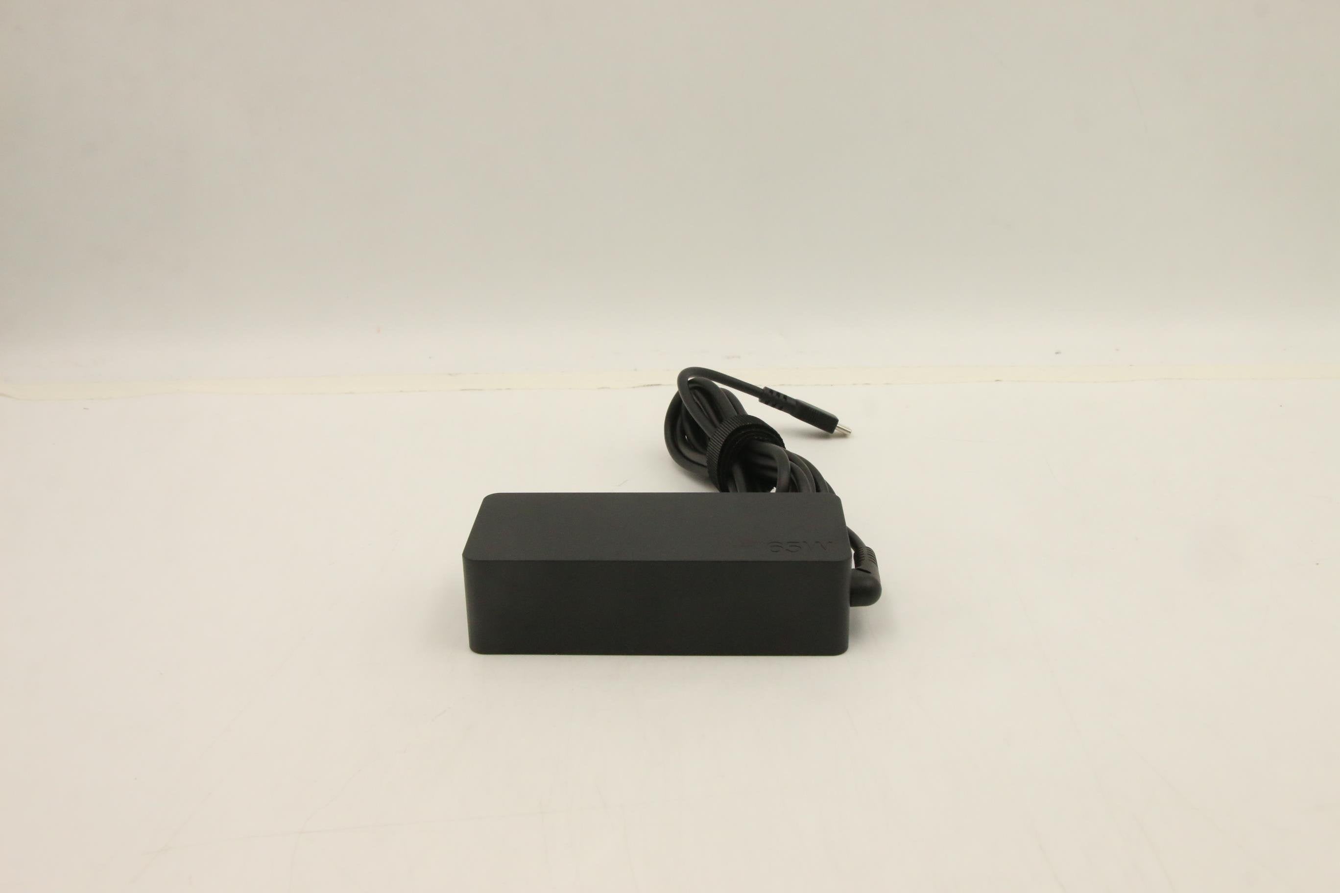 EAN 5704174870685 - Lenovo 5A10W86302 adaptador e inversor de corriente Interior 65 W Negro imagen 7