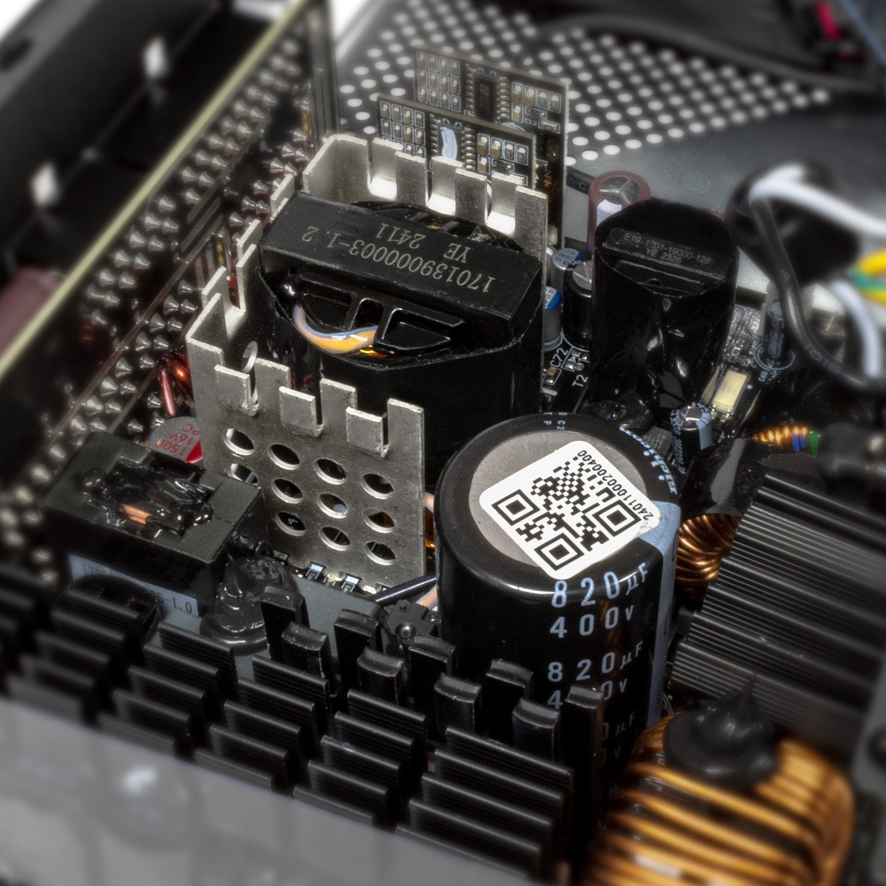 EAN 8436617920110 - ABYSM Morpheo GX5 850W unidad de fuente de alimentación 20+4 pin ATX ATX Negro, Rojo imagen 3