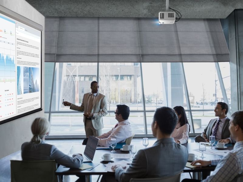 Laserprojector Full Hd (1920x1080) 4000 Ansilumen Tr 1,48 - 1.62 Incl 15w Speaker